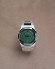 SOLD Girrard-Perregaux Laureato 81010 "Sunray Green" NEW 2022