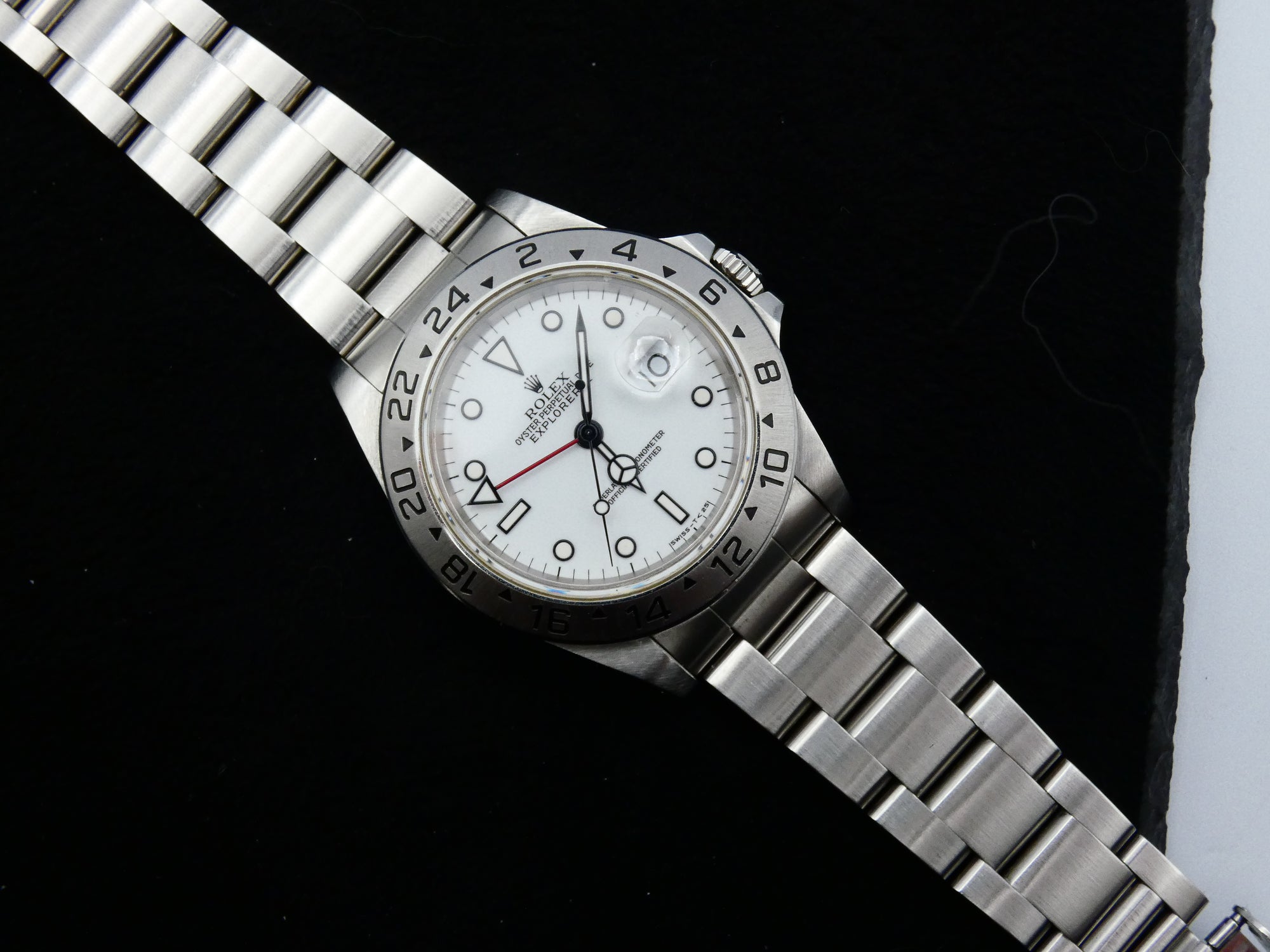 Rolex Explorer II Certified with papers / bracelet upgrade / 16570