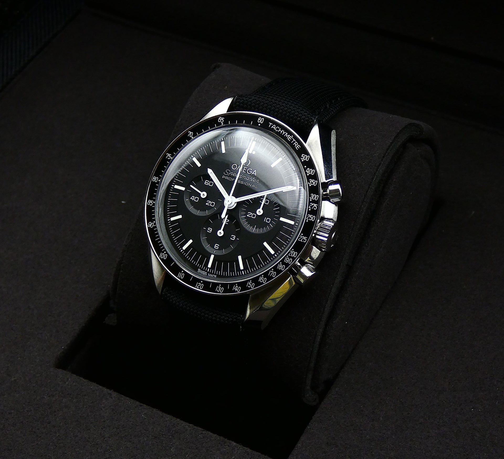 SOLD Omega Speedmaster 31032425001001