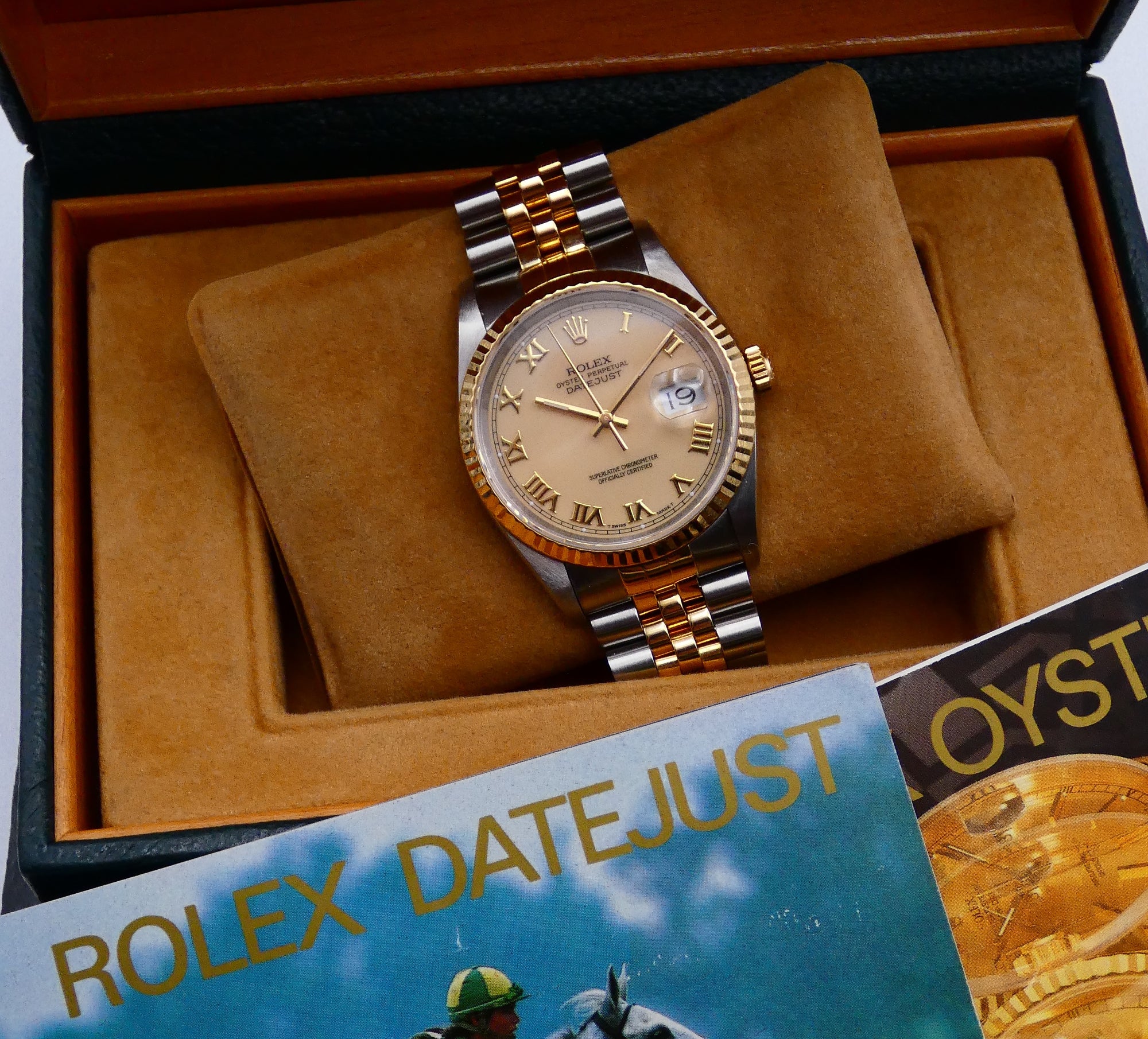 SOLD 16233 Ivory dial / Rolex 1992 full set