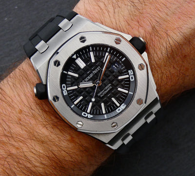 SOLD Audemars Piguet Royal Oak Offshore Diver 2014 15703ST