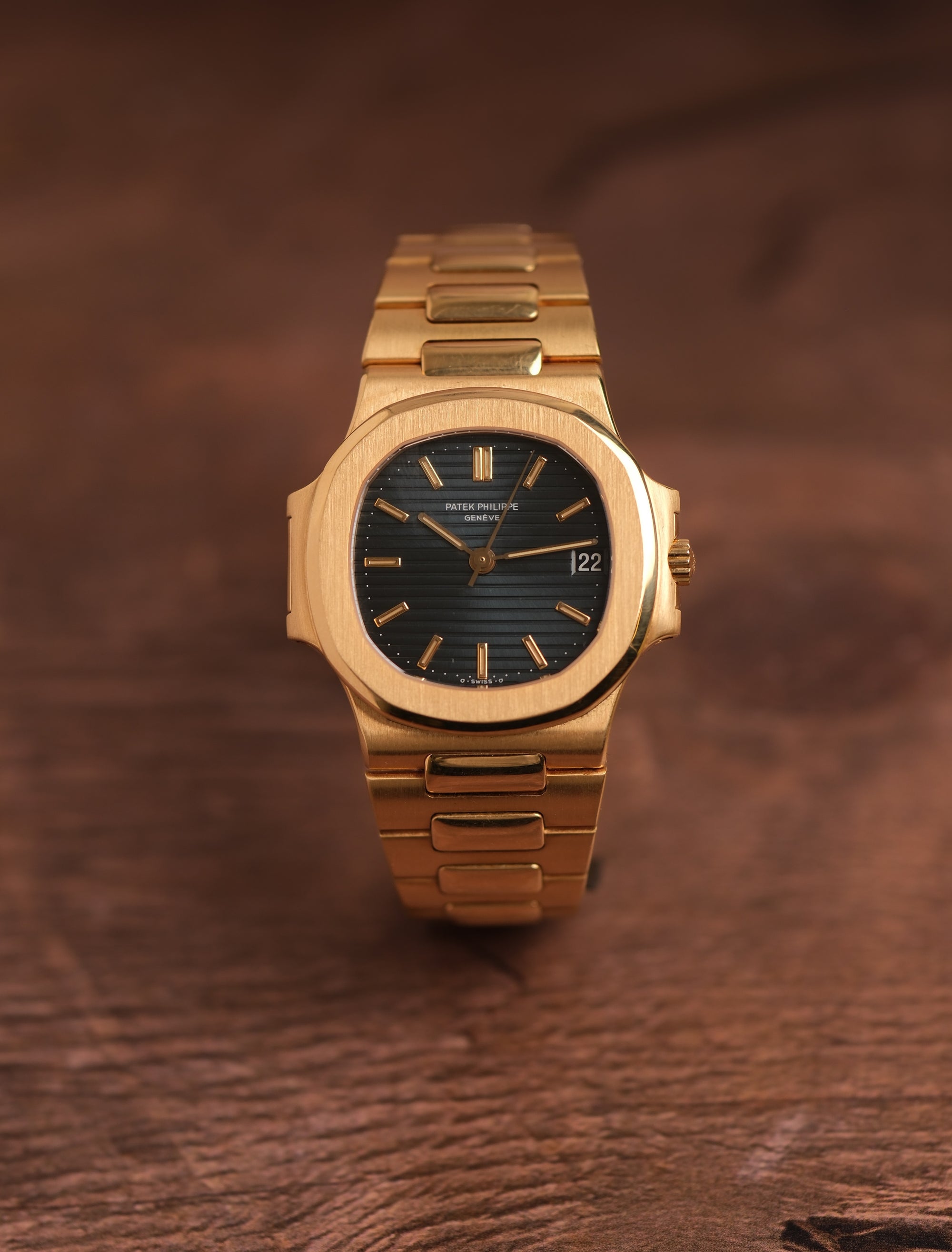 Patek Philippe Nautilus 3800 MINT / Patek service / extract / box / 1983