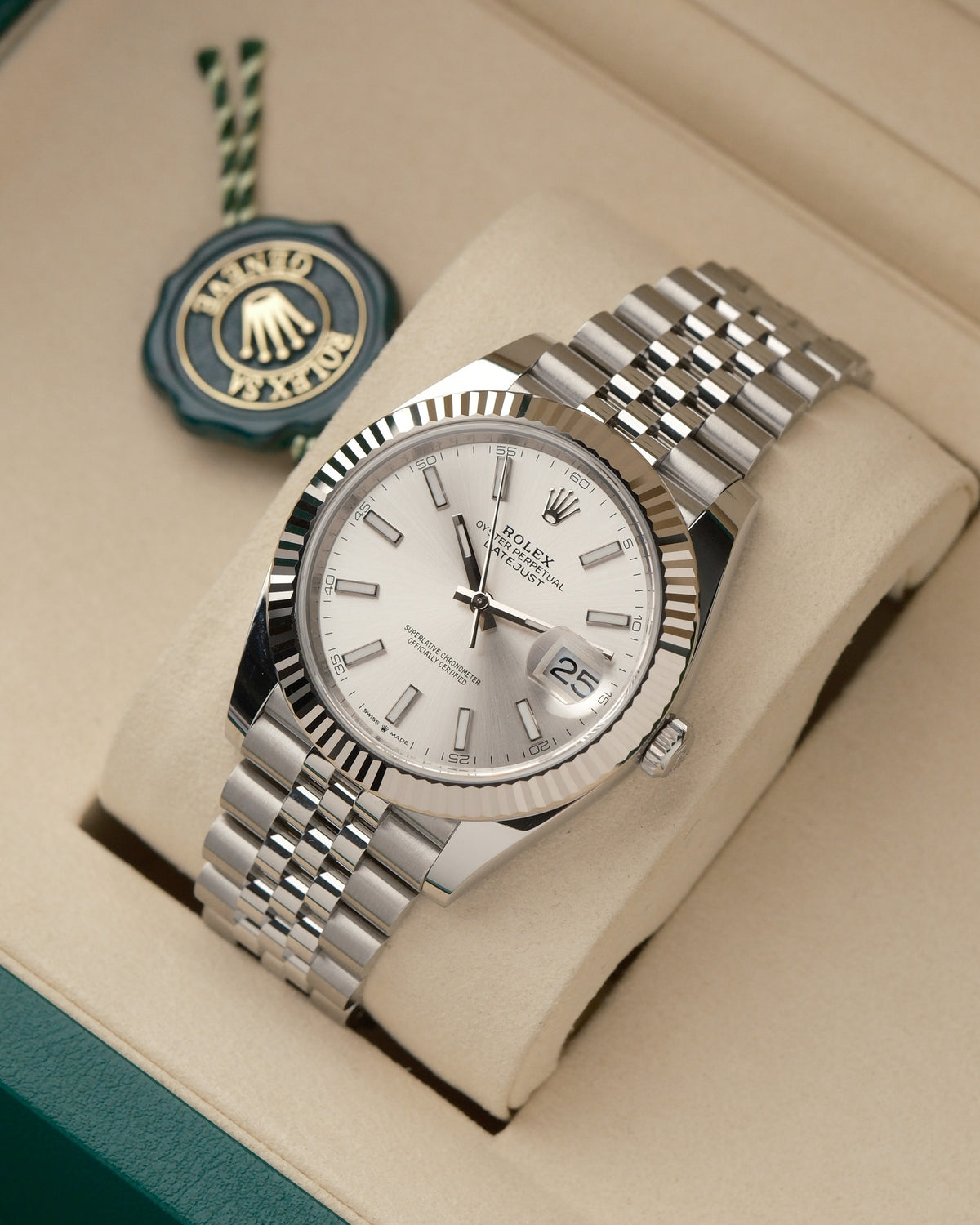 Rolex Datejust 41 – Silver Dial – White Gold Fluted Bezel – 2025 NEW