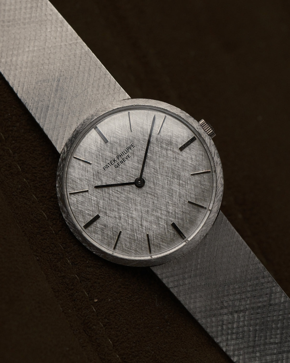 RARE Patek Philippe Calatrava 3468/5G – 18K White Gold – Integrated Bracelet - VAT REFUND POSSIBLE