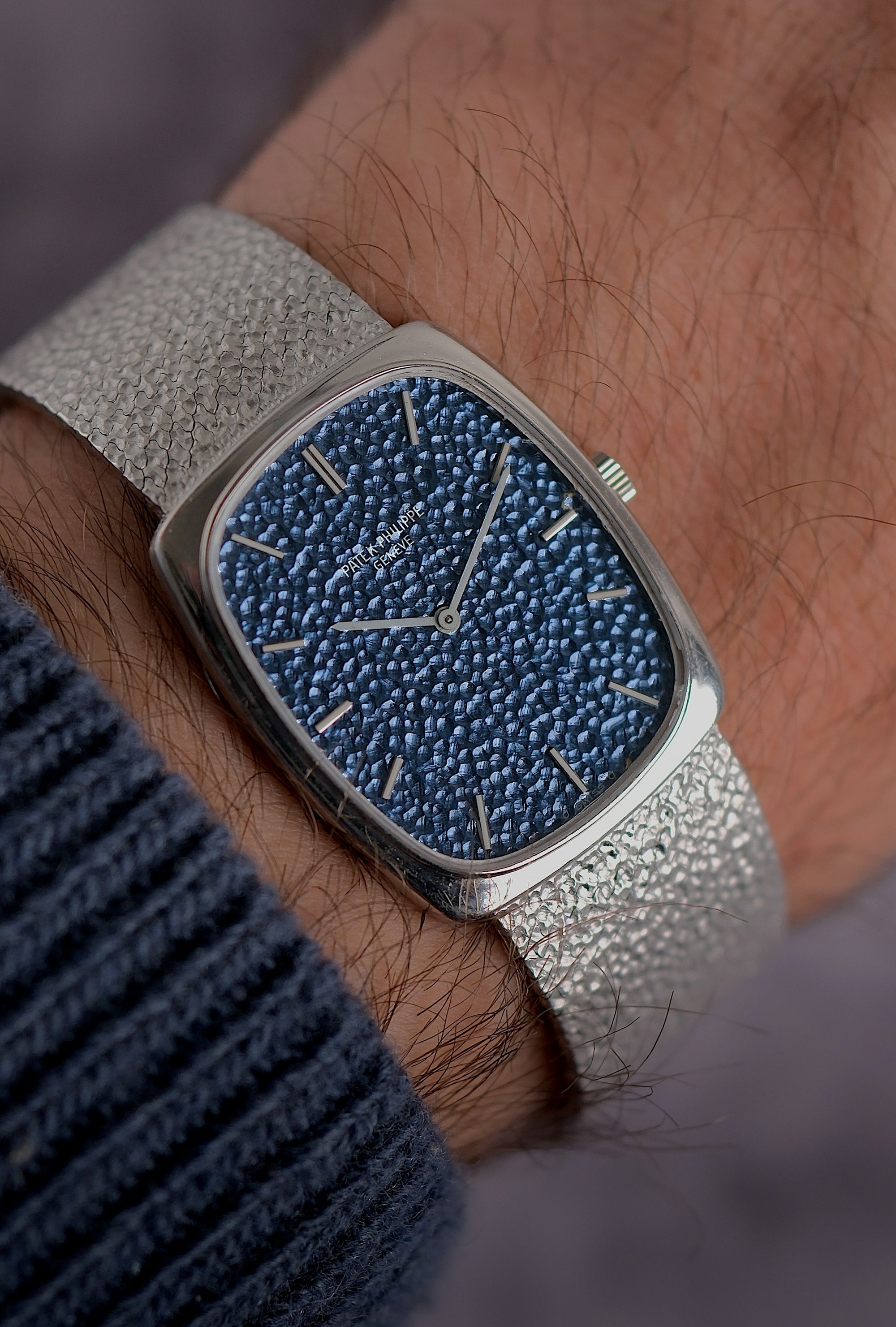 Patek Philippe Ellipse Super Rare Hammered design 1970s 3567/1