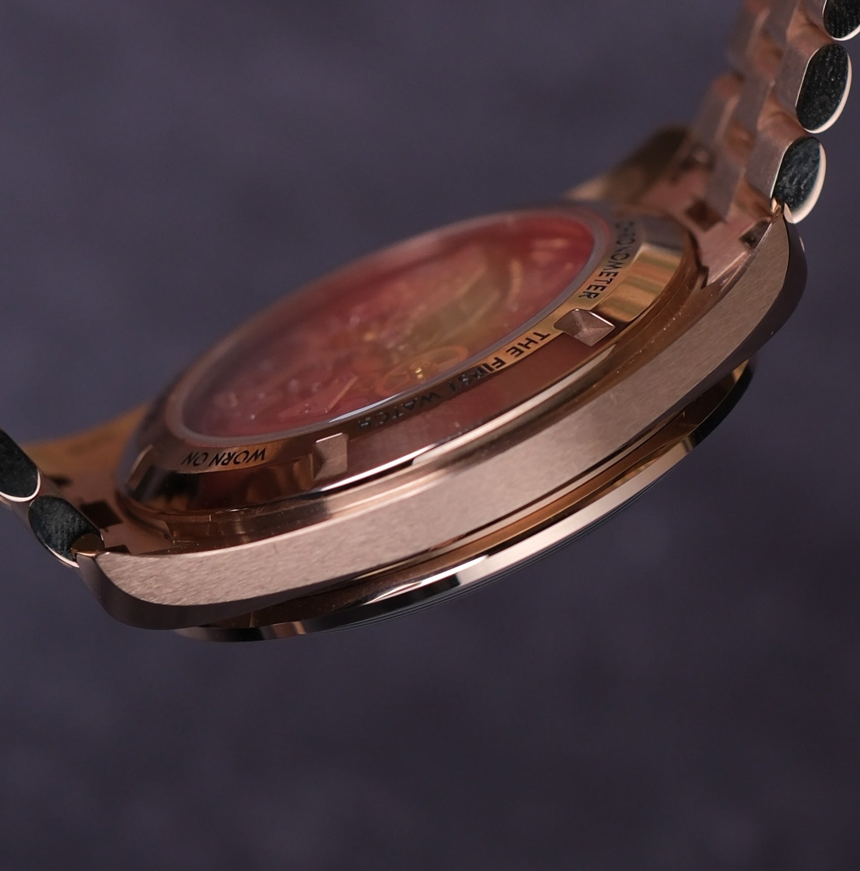 Omega Speedmaster Professional Moonwatch Co-Axial Master Chronometer 2025 full set / shop worn