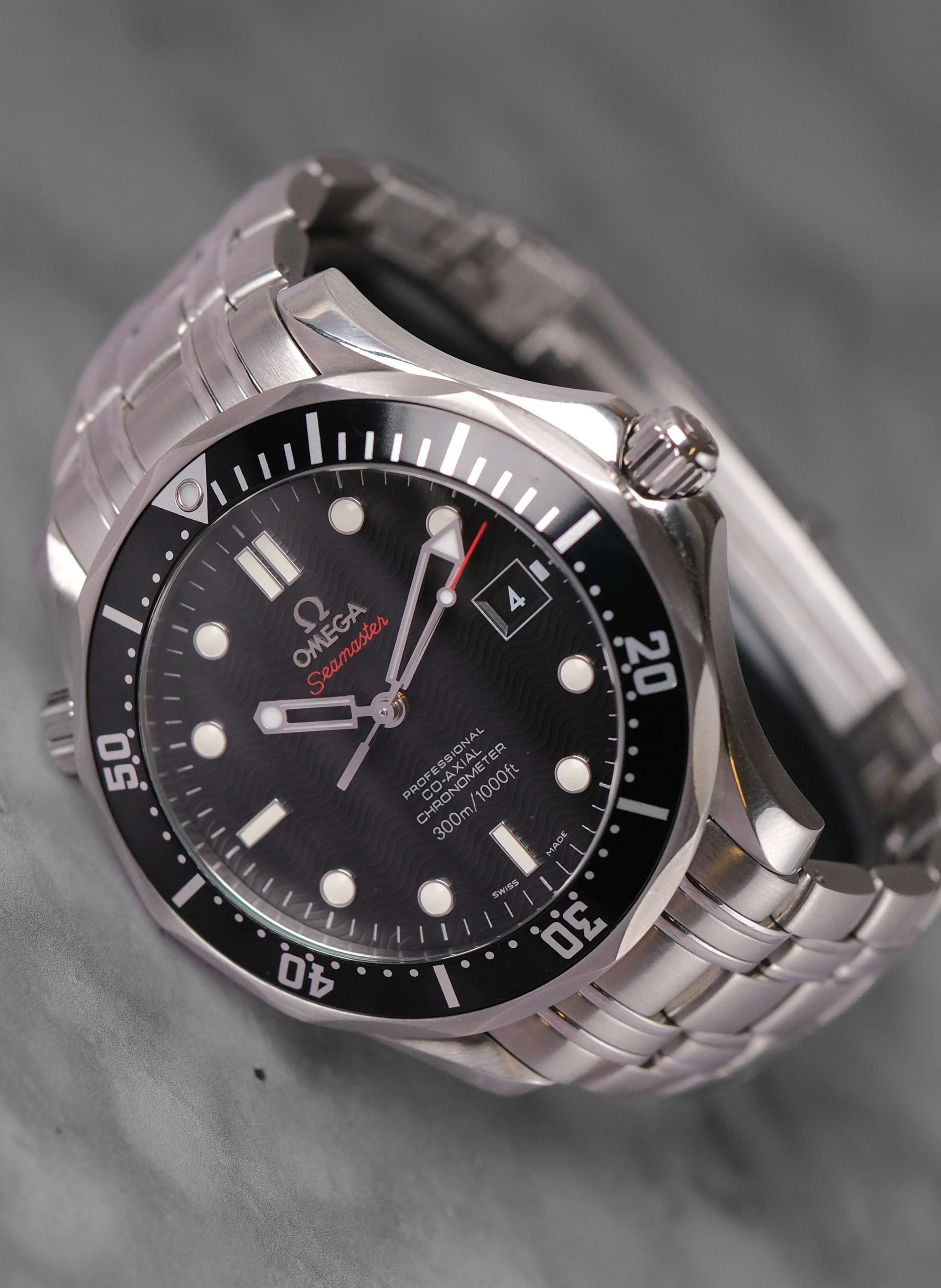 Omega Seamaster Diver 300 M Light worn - serviced - 2008 212.30.41.20.01.002