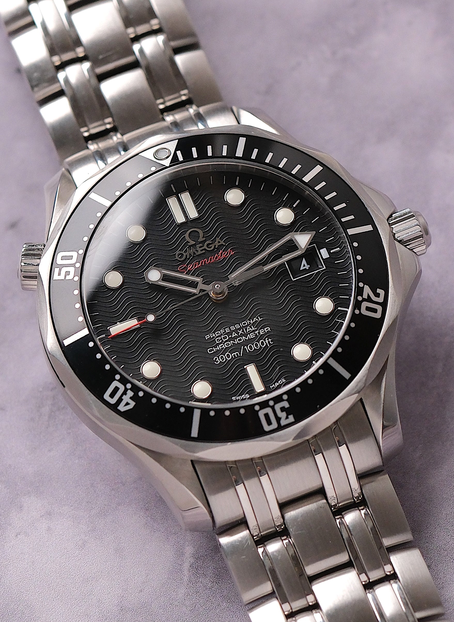 Omega Seamaster Diver 300 M Light worn - serviced - 2008 212.30.41.20.01.002