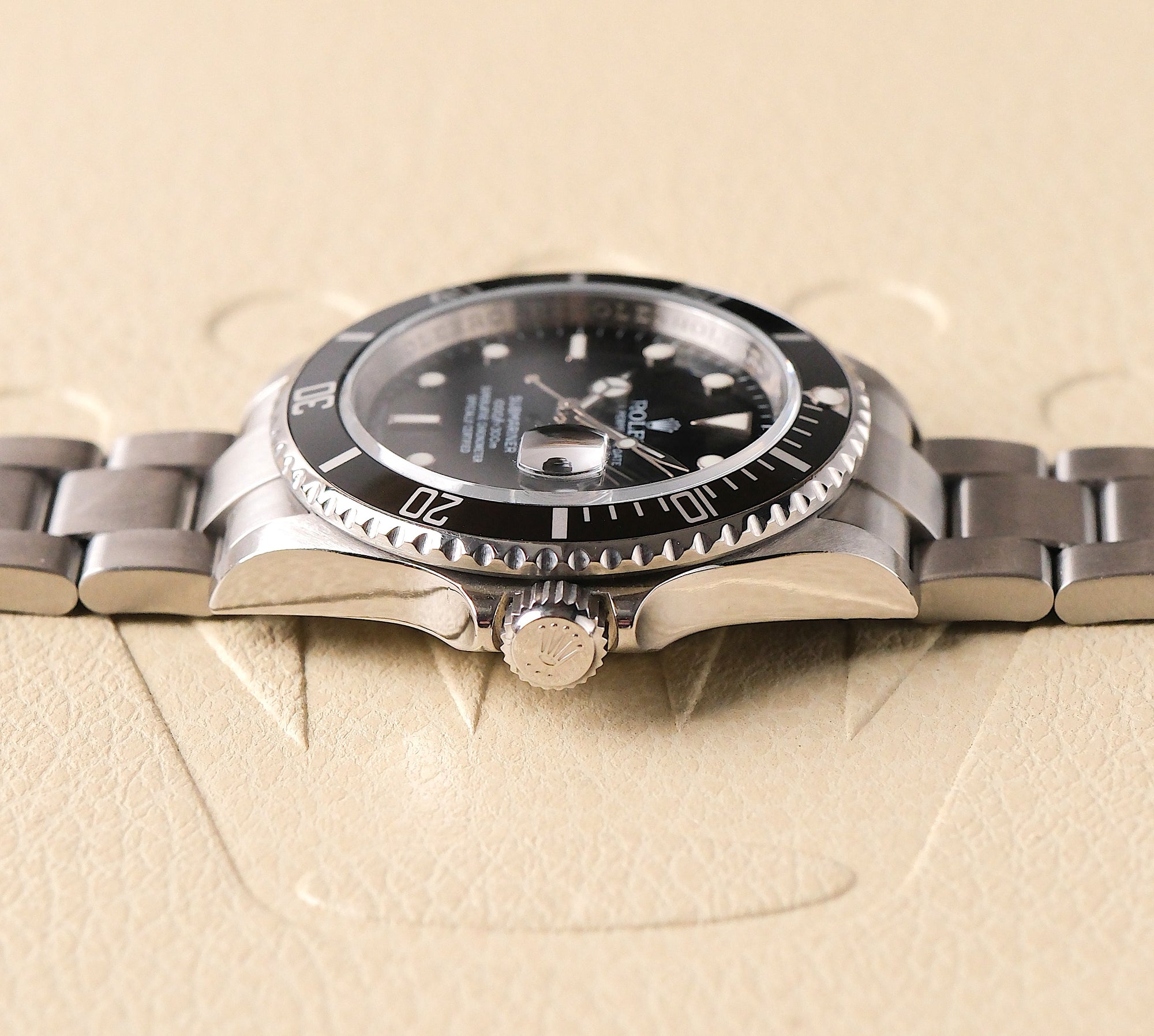 SOLD Rolex Submariner 16610 M-Serial – Engraved Rehaut – Card