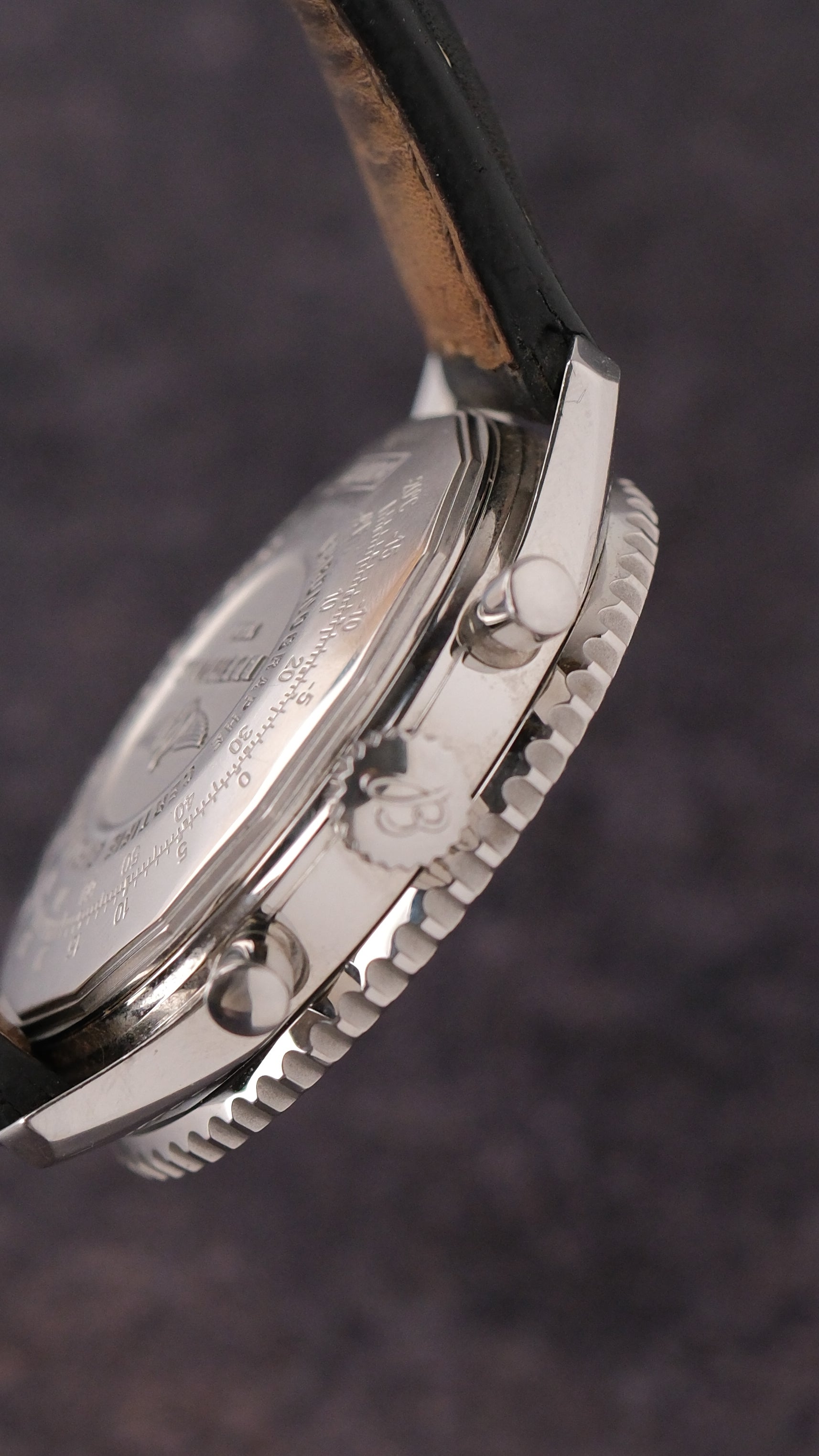 Breitling Navitimer 01 1 year warranty / with papers AB0120