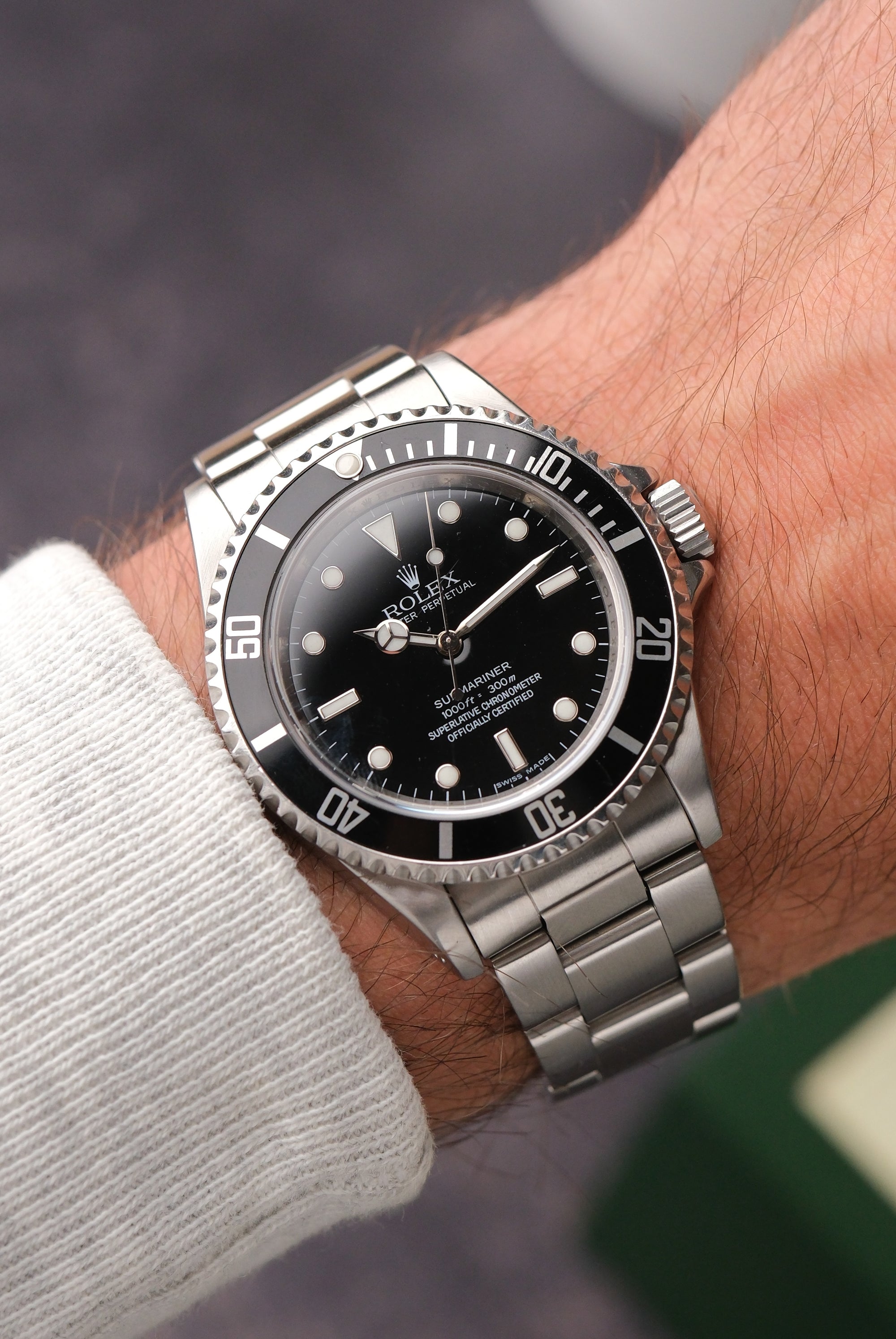 Rolex Submariner 14060M (No Date) V-serie RRR - 4 liner - box and original receipt