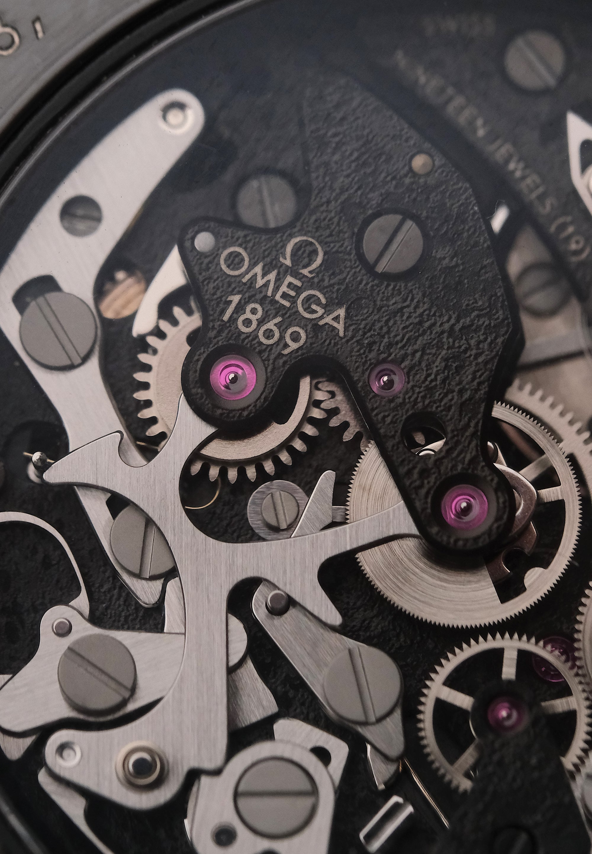 Omega Speedmaster Dark Side Of The Moon 2023 full set