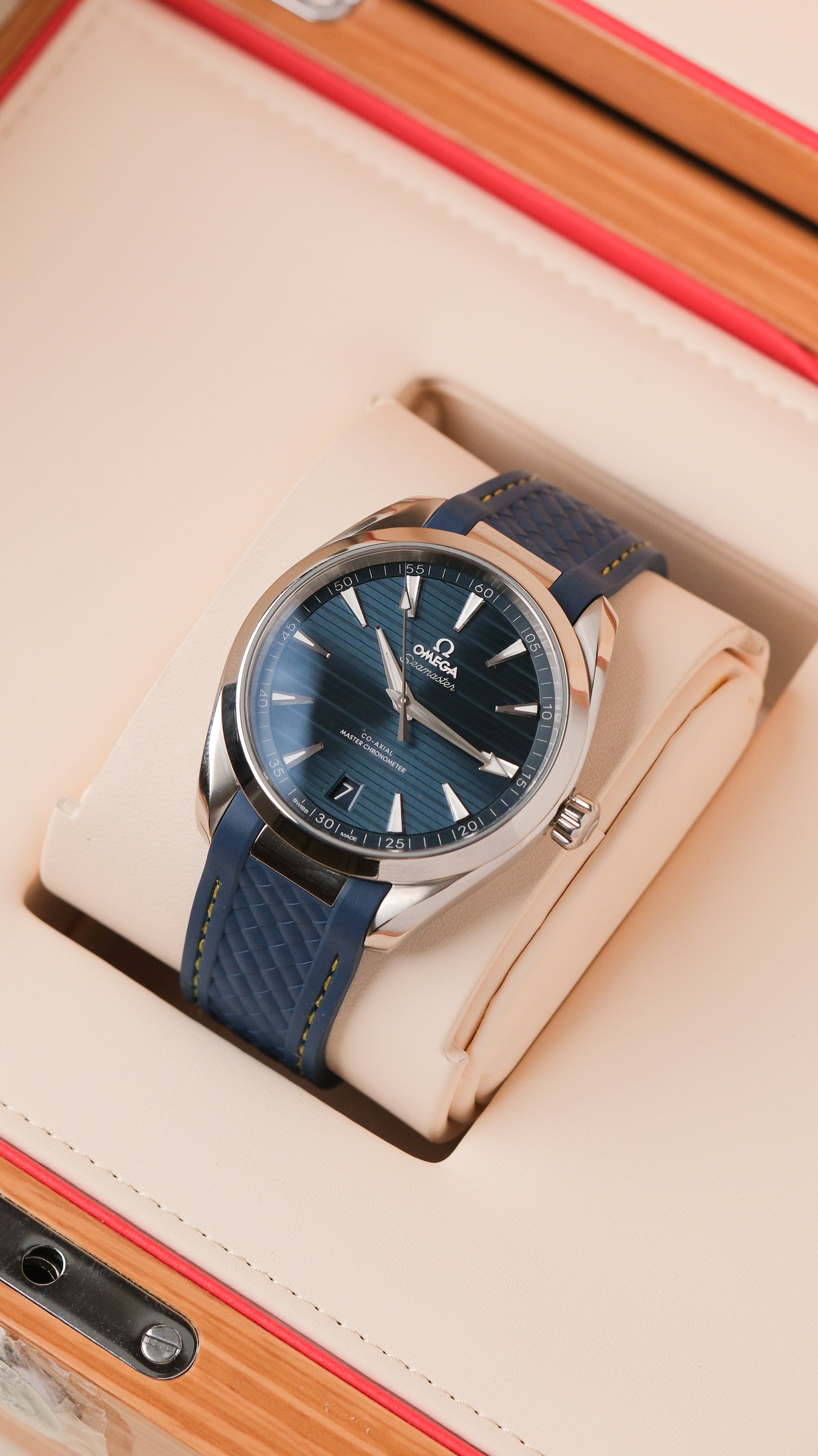 Omega Seamaster Aqua Terra 41mm Blue Dial Rubber Strap 220.13.41.21.03.003