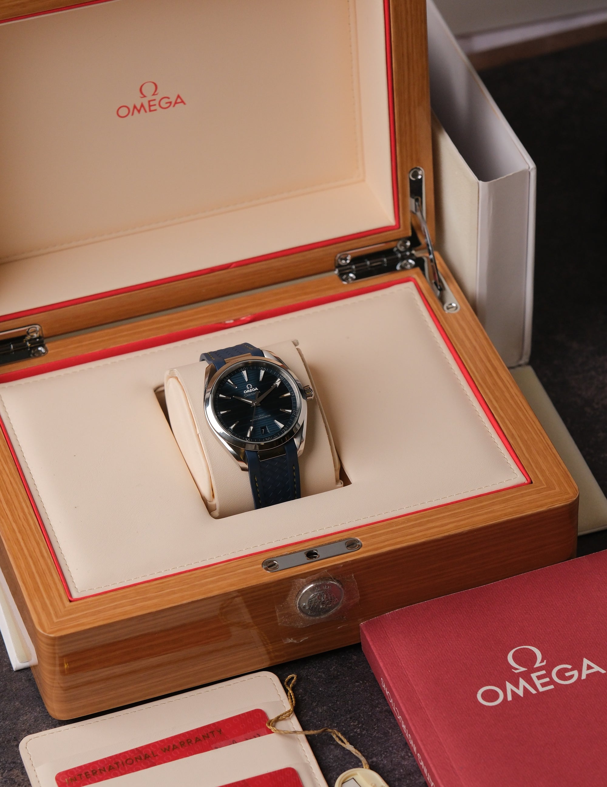 Omega Seamaster Aqua Terra 41mm Blue Dial Rubber Strap 220.13.41.21.03.003