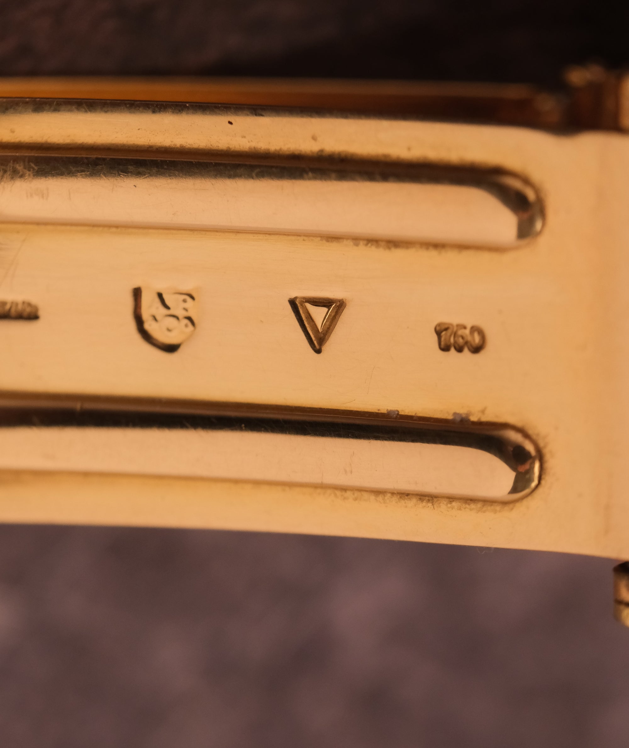 AUDEMARS PIGUET ROYAL OAK JUMBO 18K YELLOW GOLD 39MM – 5402BA – 1980 EXTRACT