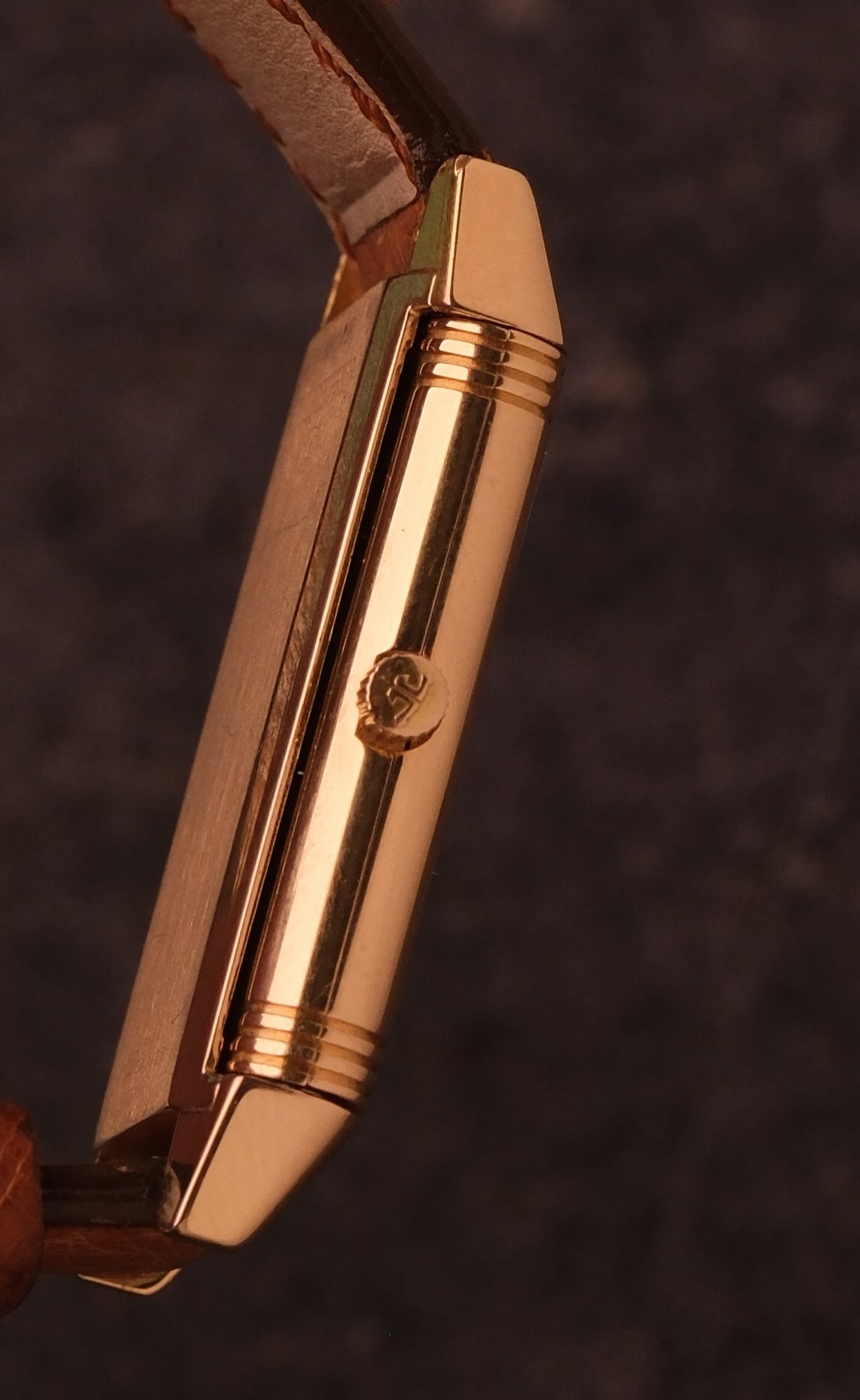 Jaeger-LeCoultre Reverso Classique 18K Gold Black Dial 250.2.86 (Asprey &amp; Garrard Papers)