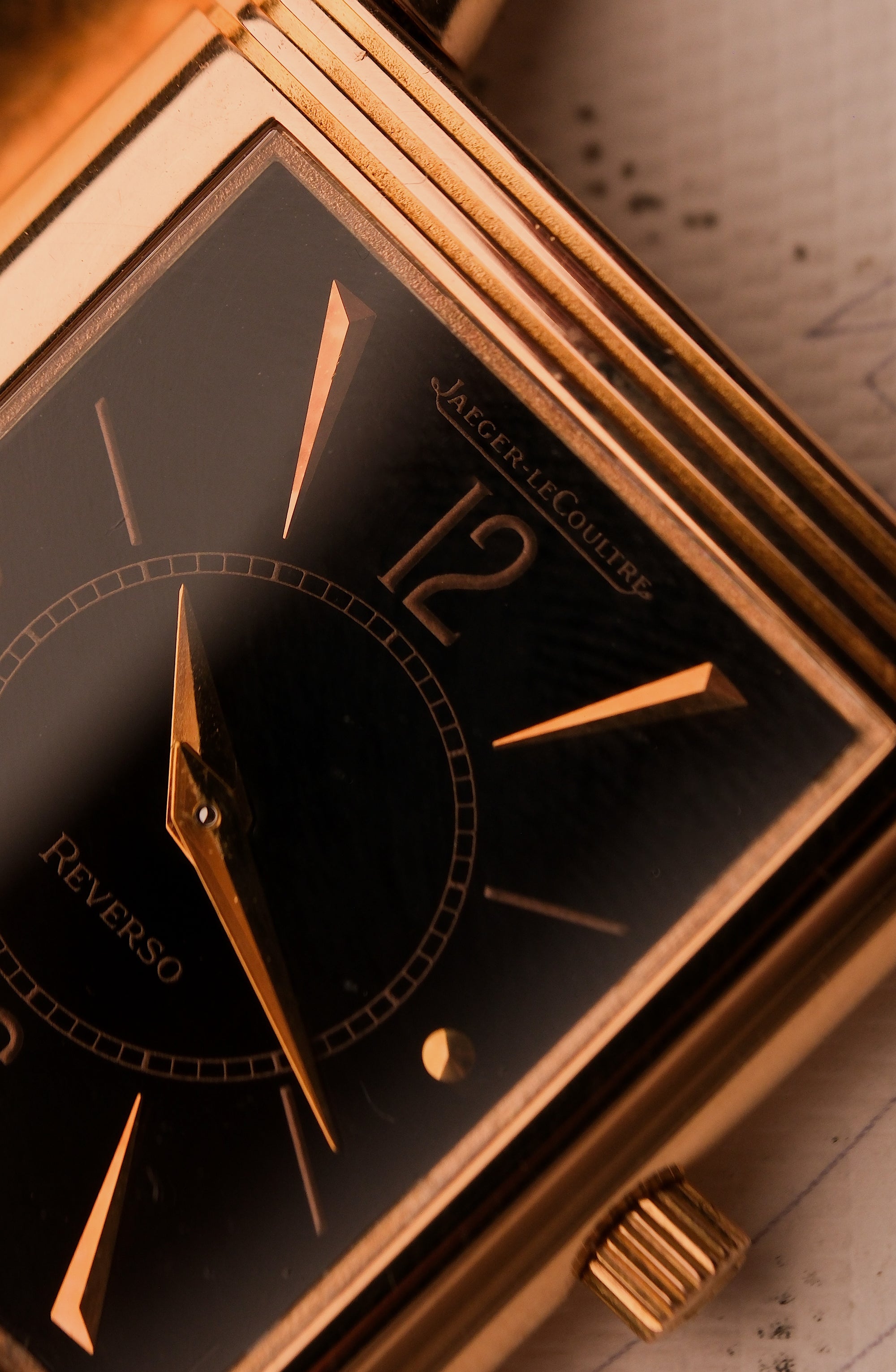 Jaeger-LeCoultre Reverso Classique 18K Gold Black Dial 250.2.86 (Asprey &amp; Garrard Papers)