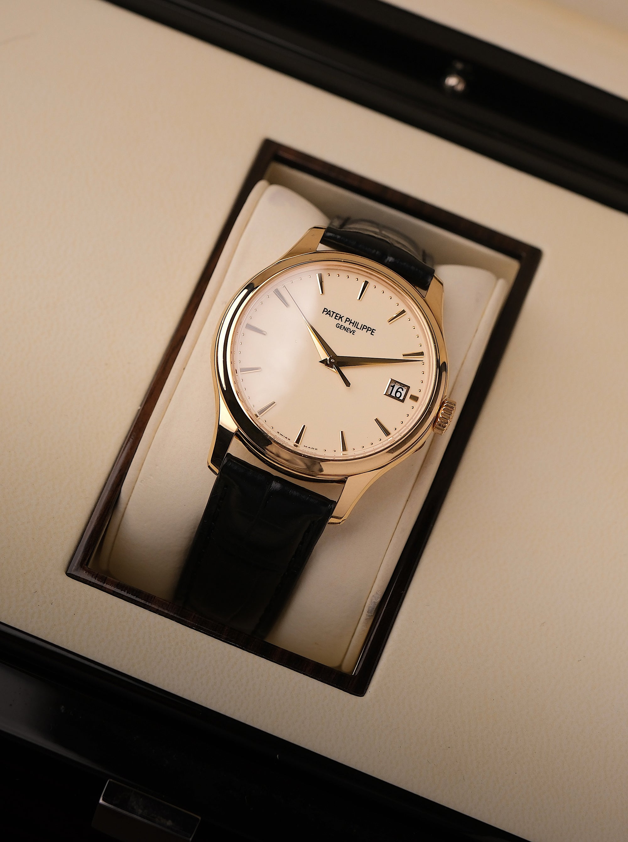 Patek Philippe Calatrava 5227J-001 18k Yellow Gold Ivory Dial (2017 Papers)
