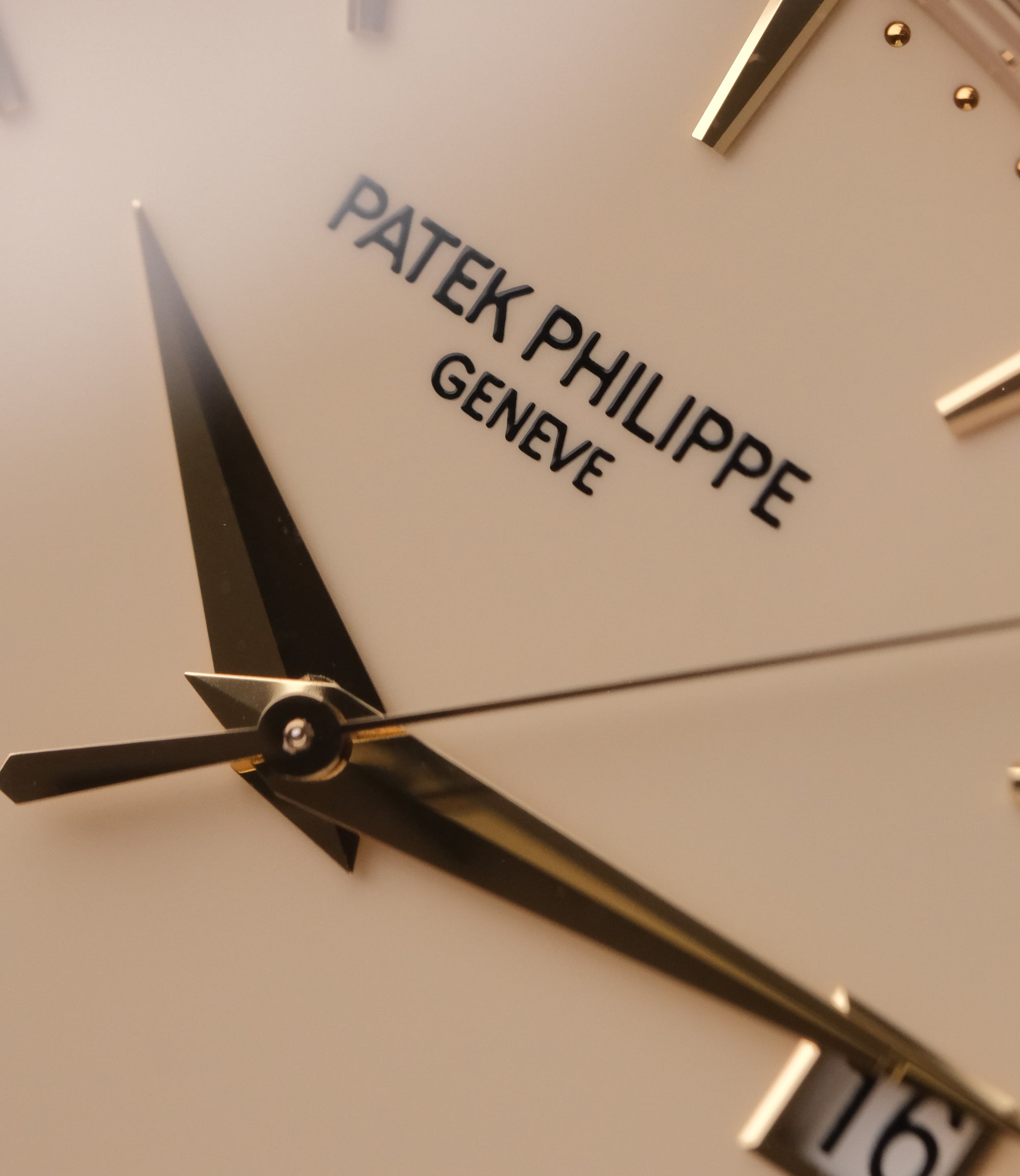 Patek Philippe Calatrava 5227J-001 18k Yellow Gold Ivory Dial (2017 Papers)
