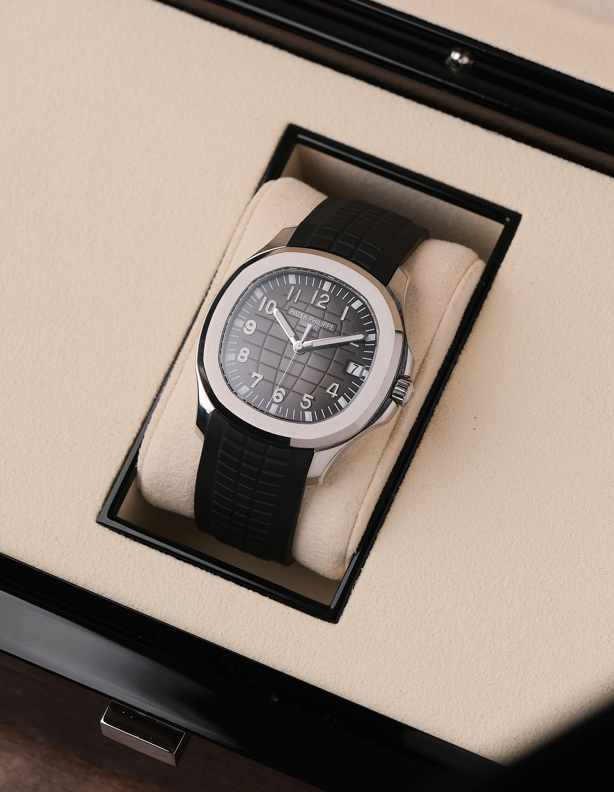 Patek Philippe Aquanaut 5167A-001 Stainless Steel Black Dial (2021)