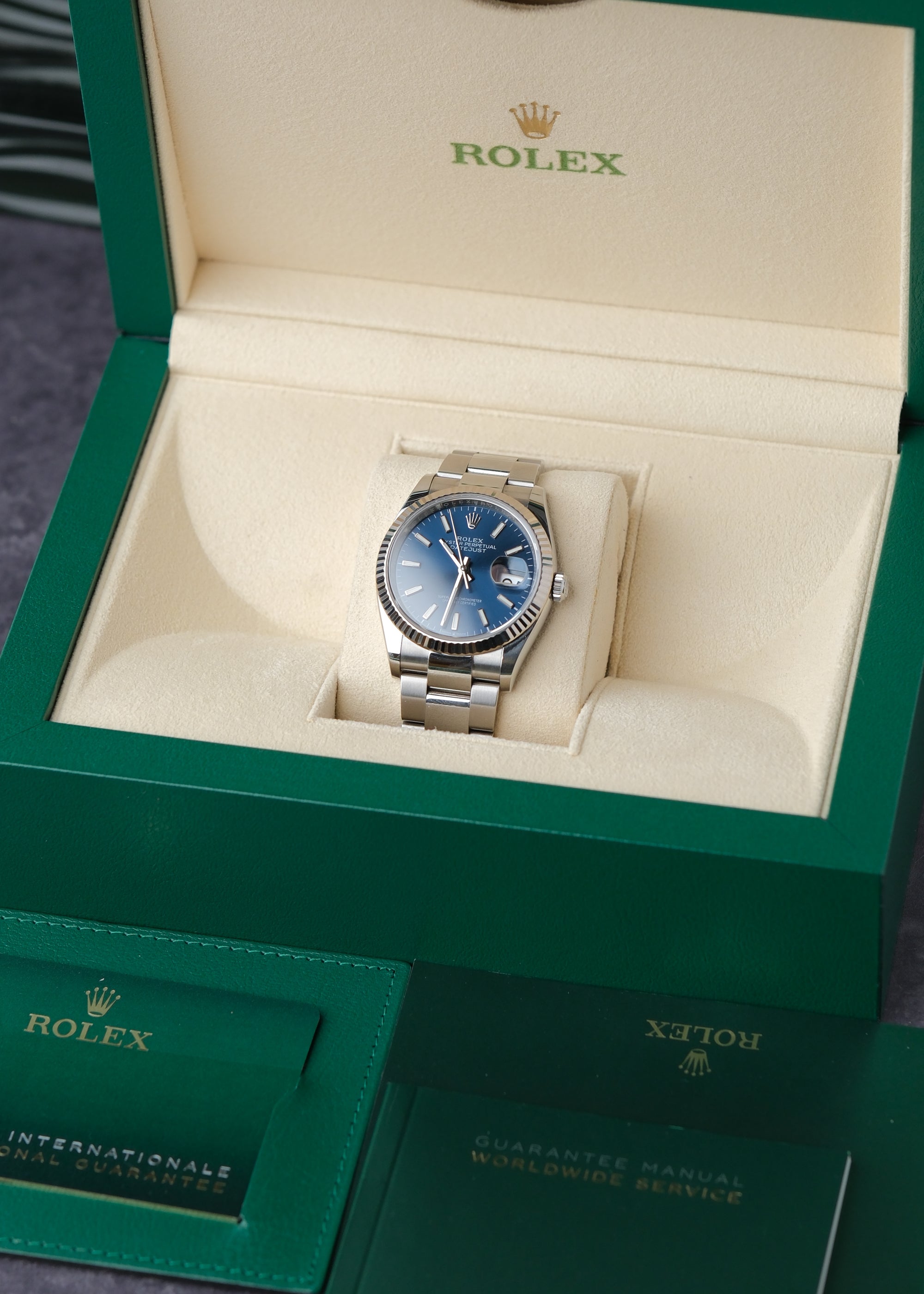 Rolex Datejust 126234 sunburst blue full set