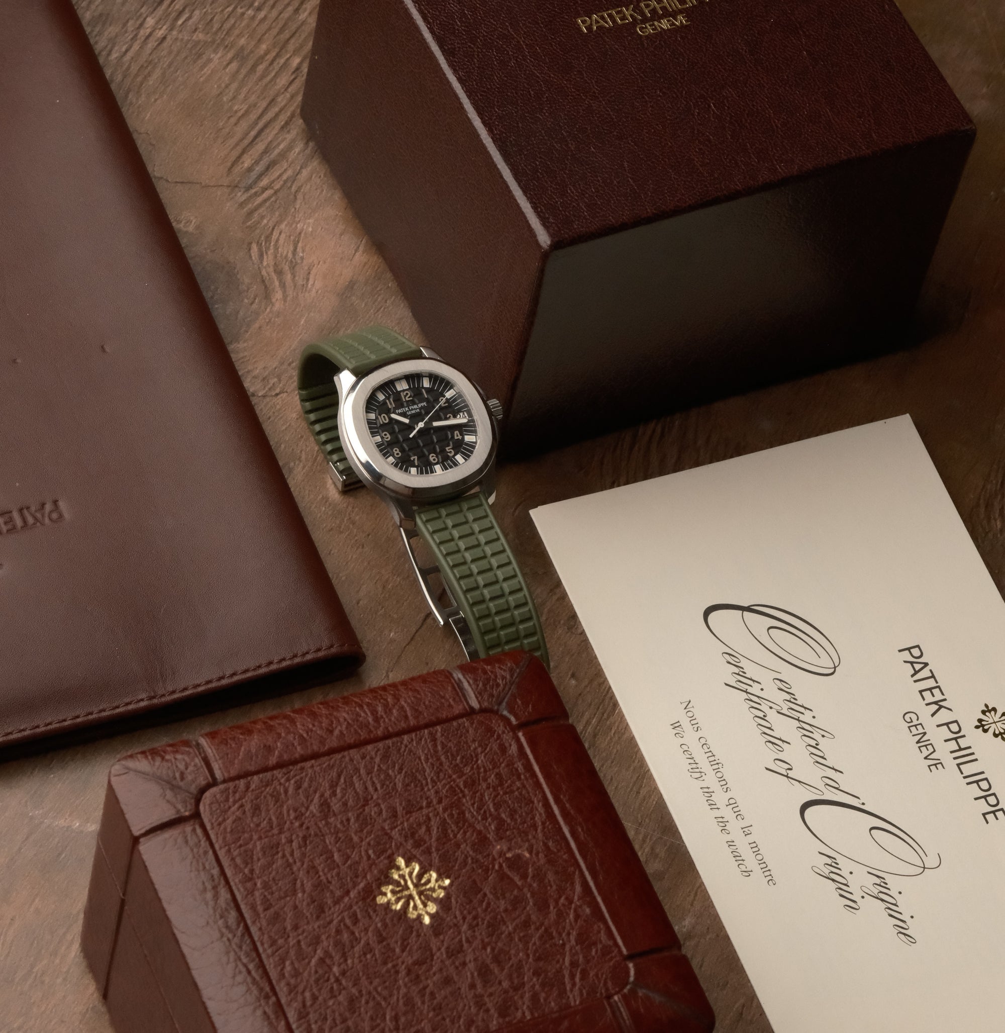 Patek Philippe Aquanaut "Jumbo" Stainless Steel Tritium Dial Ref. 5065A-001 – Gübelin Full Set 1999