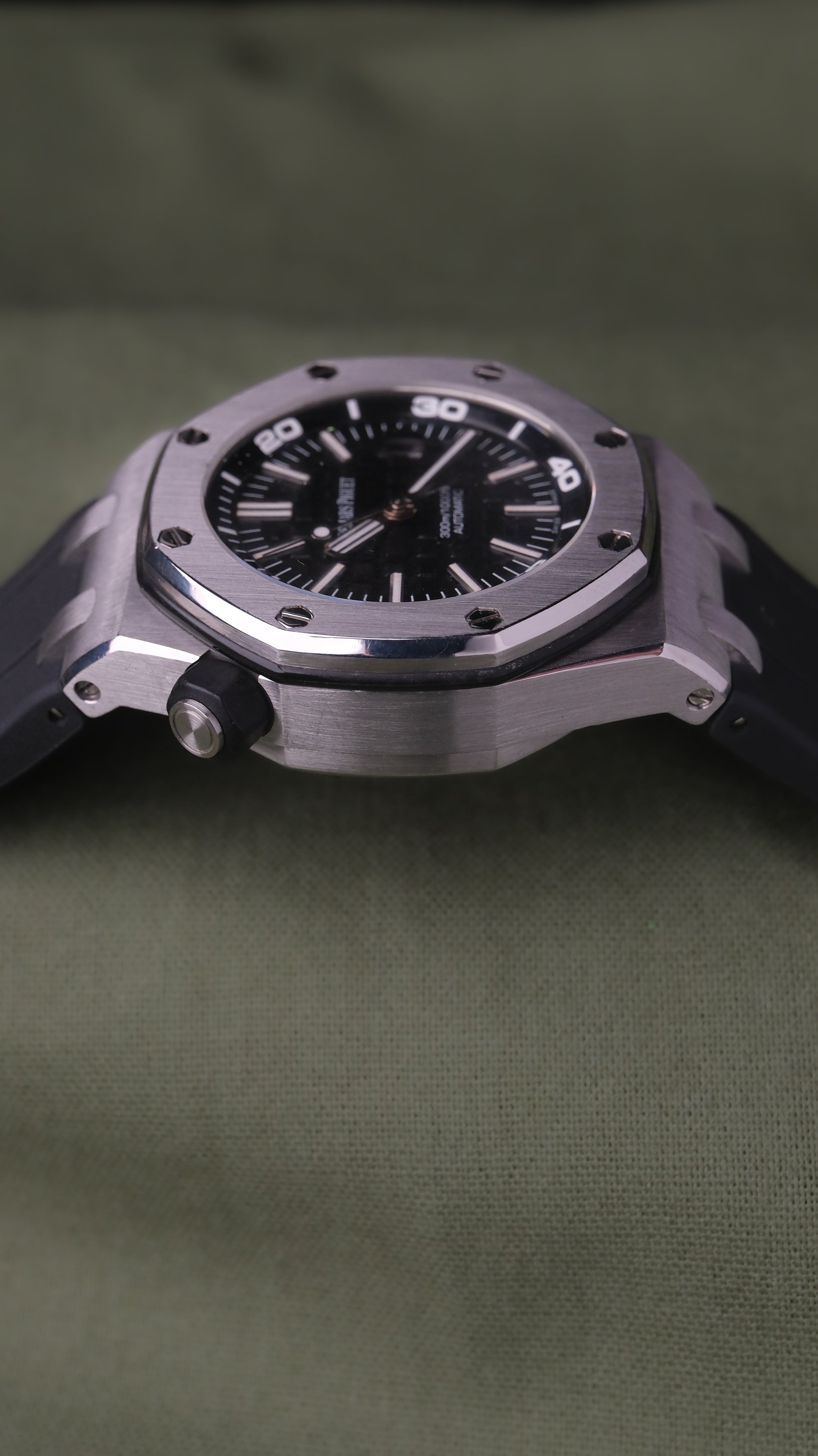 Audemars Piguet Royal Oak Offshore Diver Nice condition / serviced and check at AP