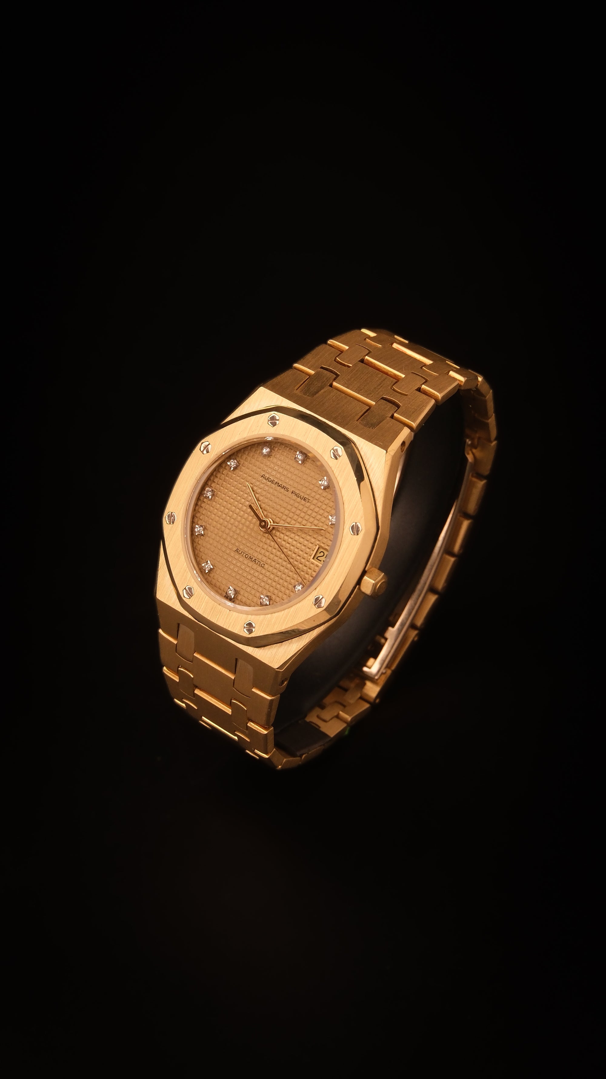Audemars Piguet Royal Oak 4100BA  / serviced / Minty / Checked at AP