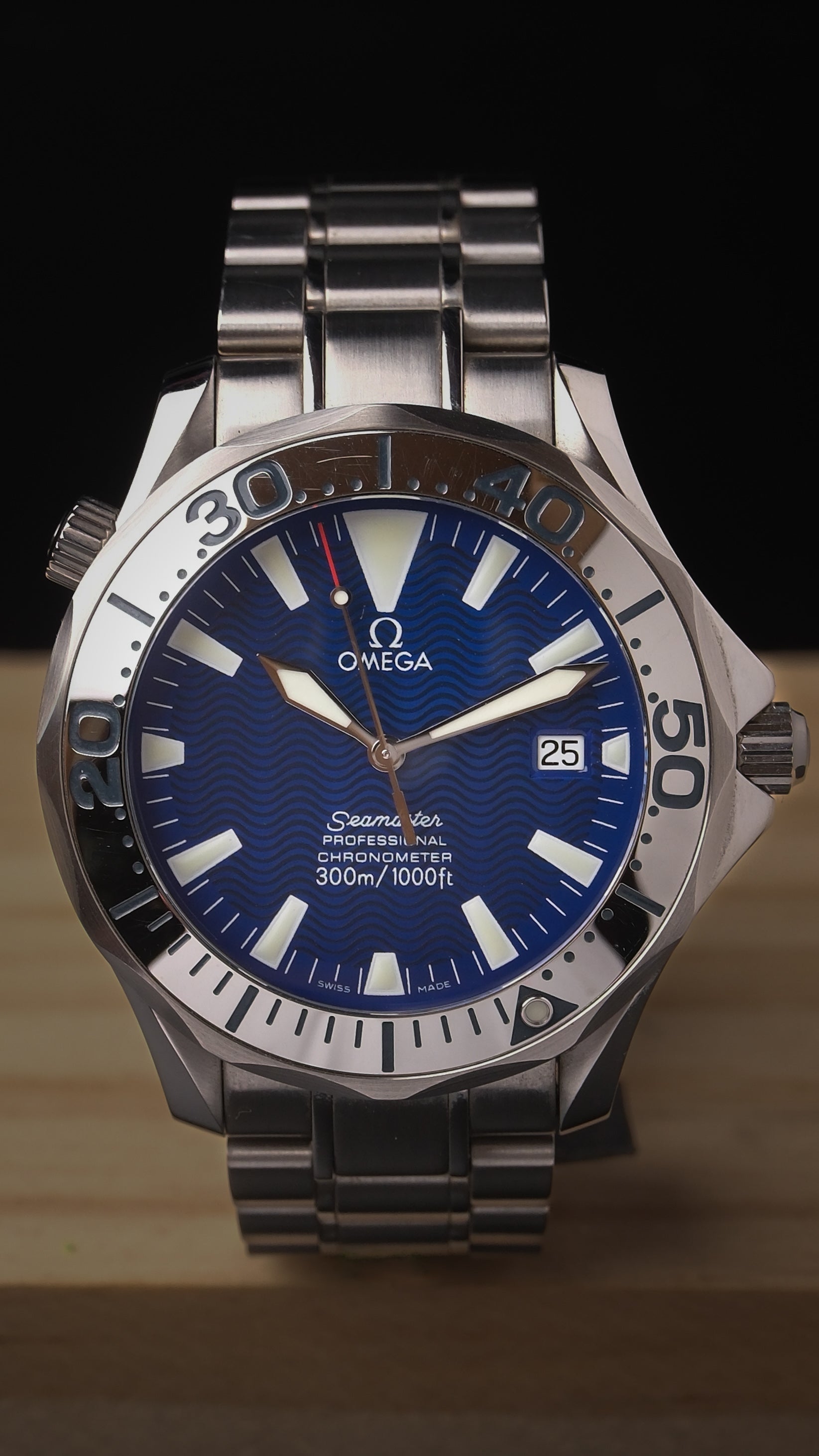 Omega Seamaster Diver 300 M Mint condition / open date card / Unpolished