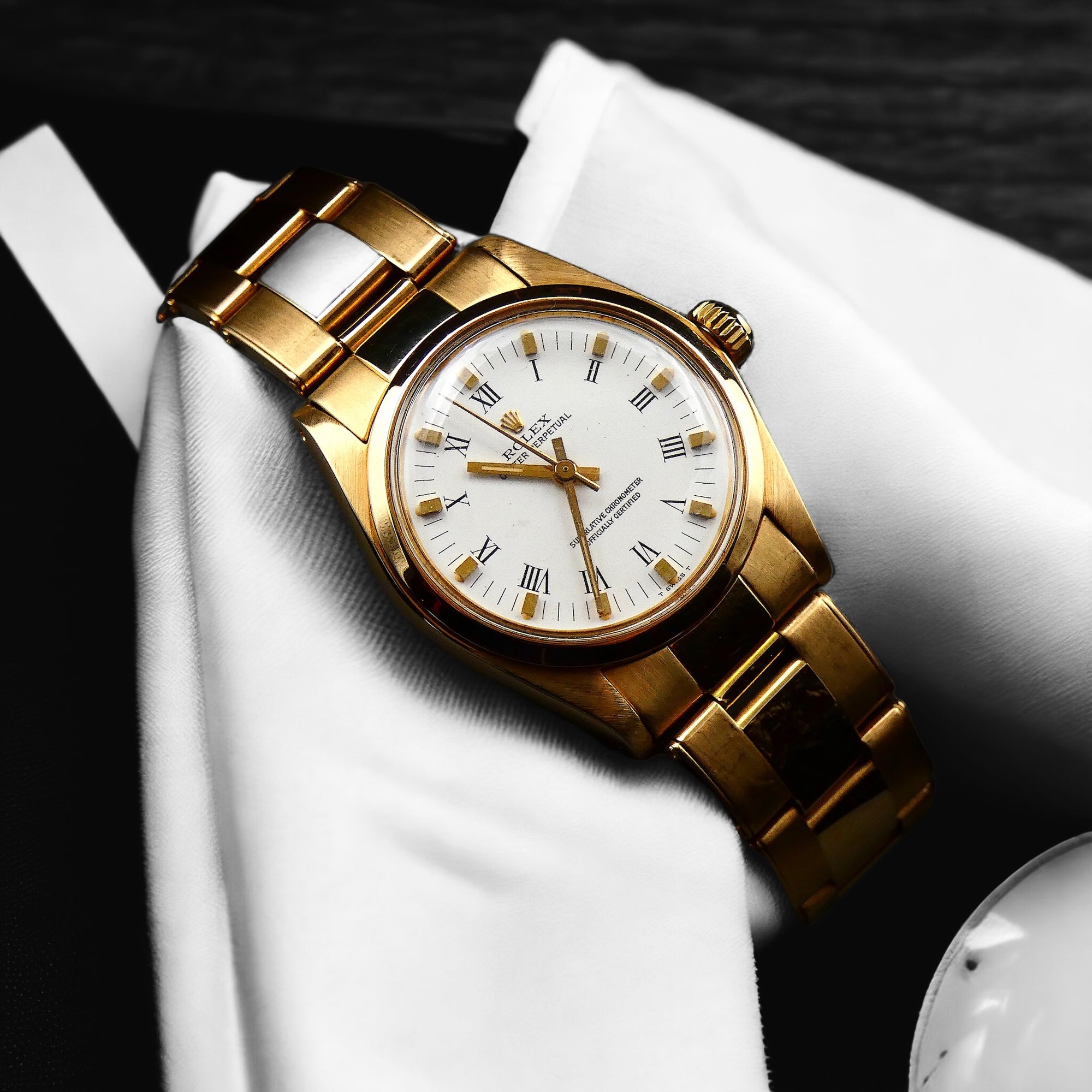 SOLD Rolex Oyster Perpetual 31 white buckley 6748