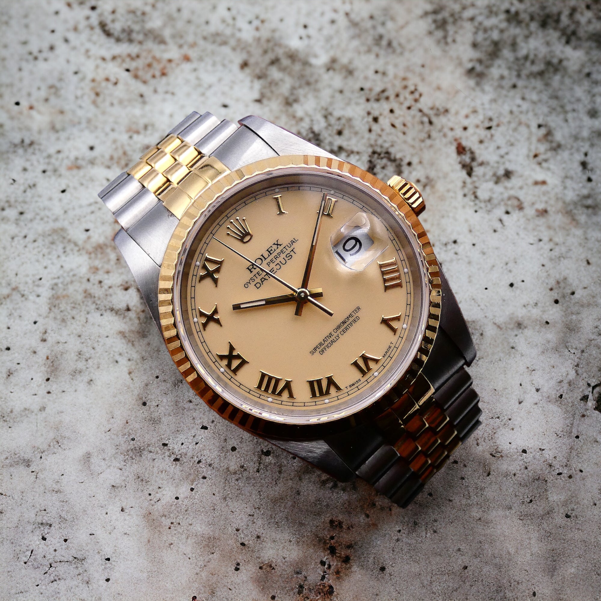 SOLD 16233 Ivory dial / Rolex 1992 full set