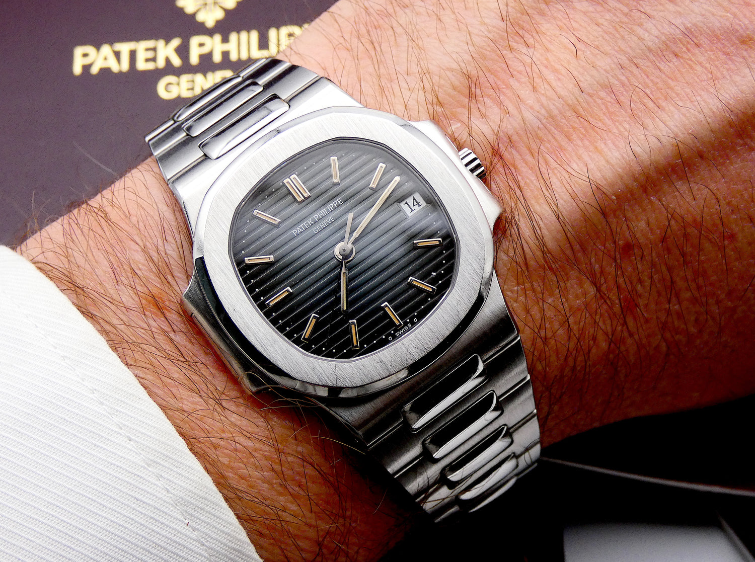 SOLD Patek Philippe Nautilus 3800 / Amazing patina and dial / serviced / unpolished / collectors set