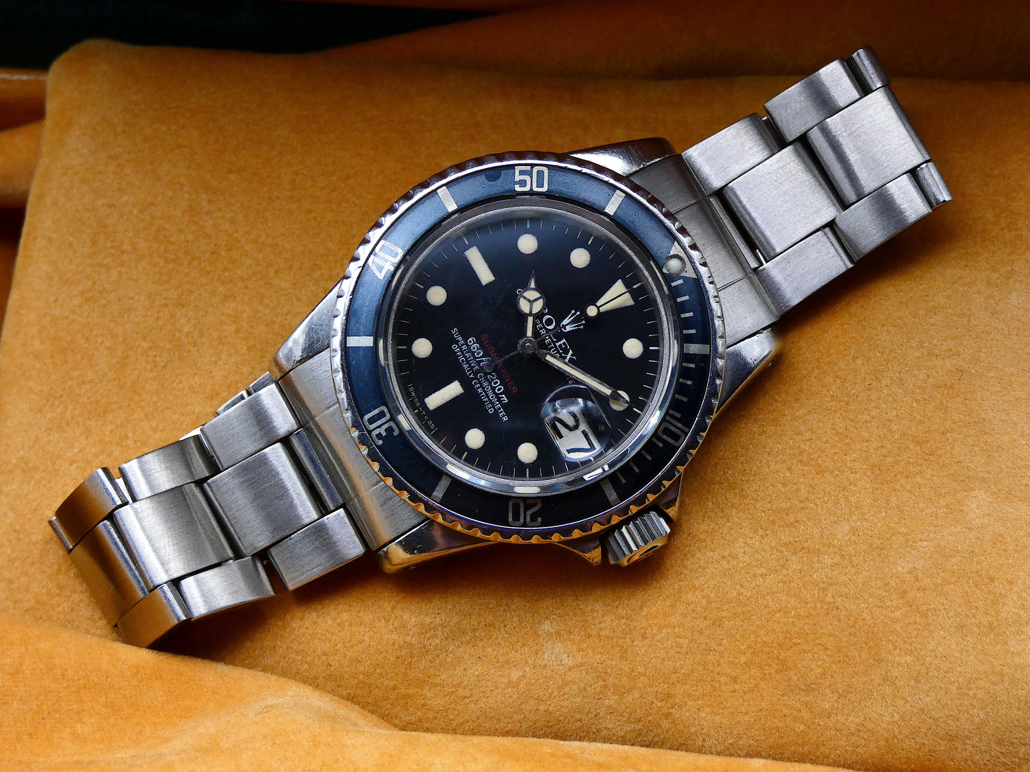 SOLD Rolex Submariner Date / Single Red / 1974 / blue faded bezel