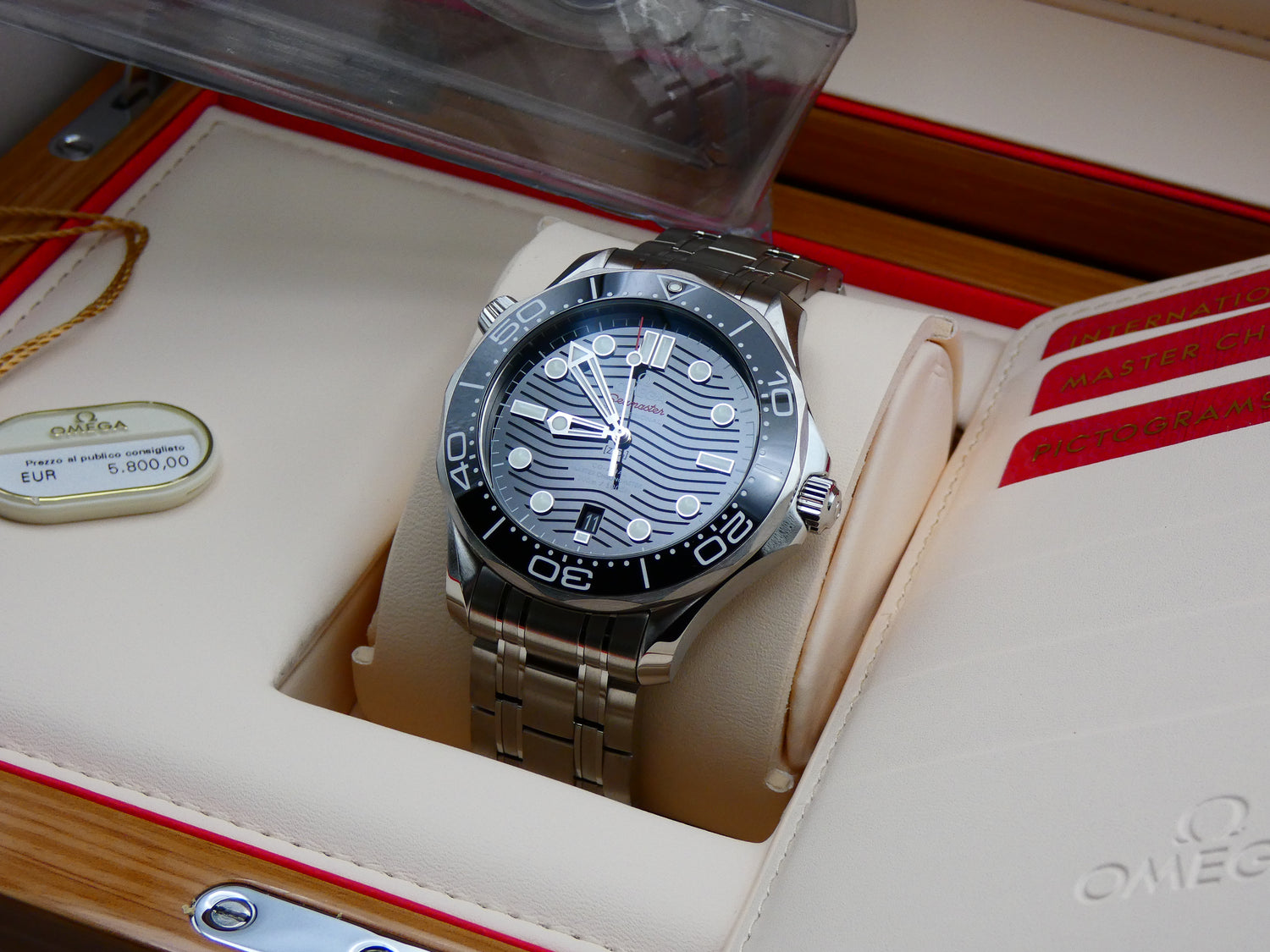 SOLD Omega Seamaster Diver 300 M / 2022 / NEW