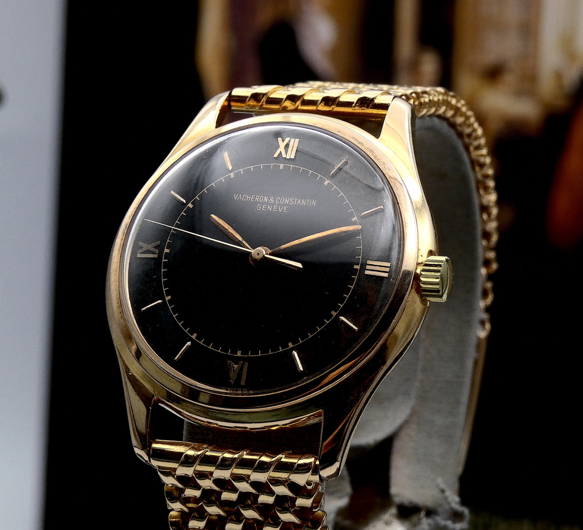 SOLD Vacheron Constantin Super Rare - Rose Gold 18K Bumper automatic 1947 with extract - serviced