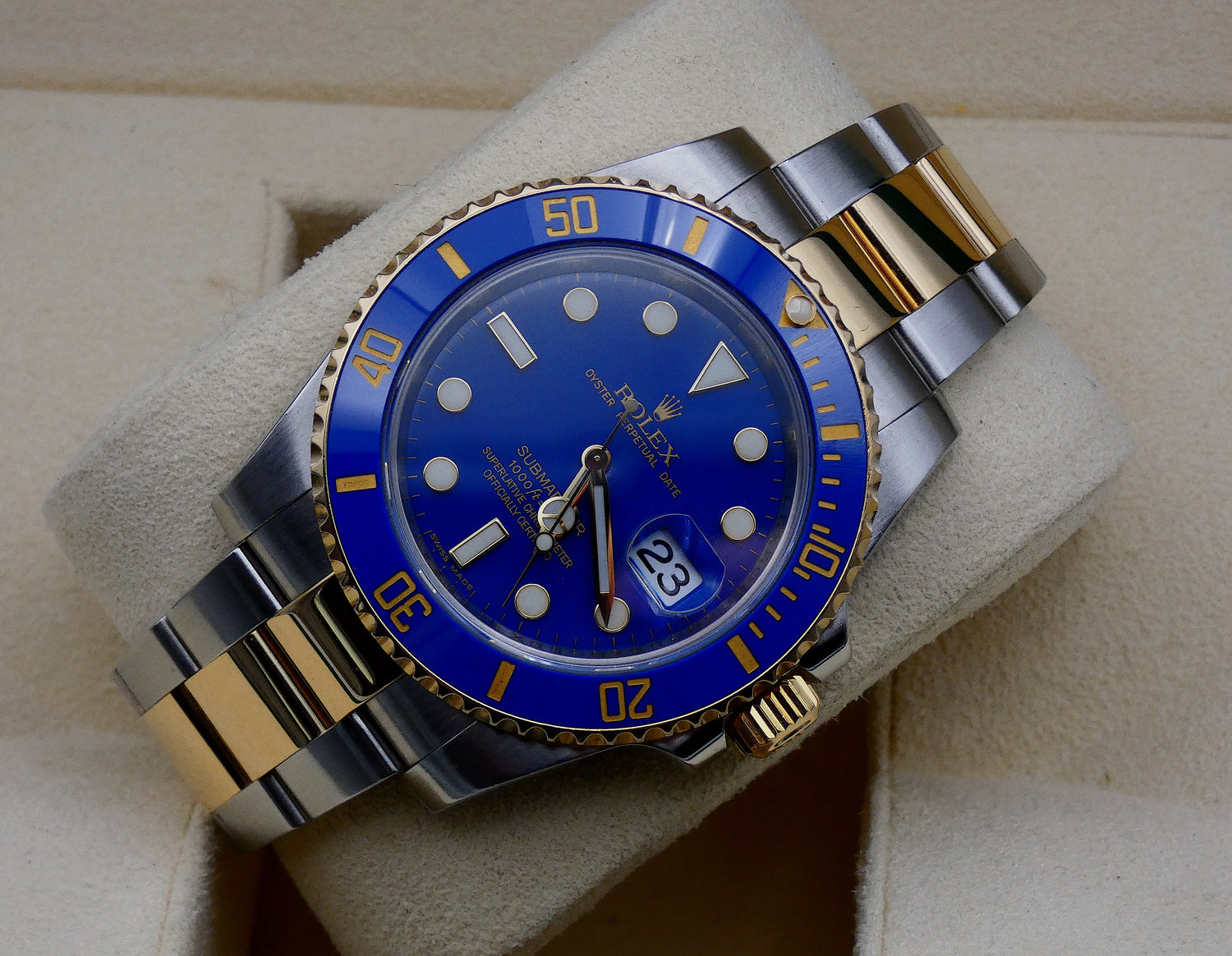 SOLD Rolex Submariner Date Bluesy mint