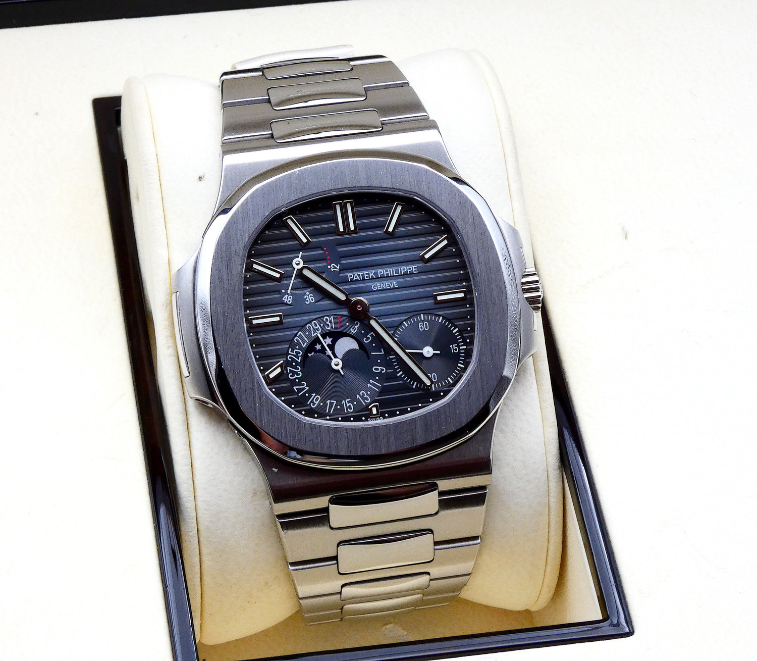 SOLD Patek Philippe Nautilus 5712 Full set 2016 Mint