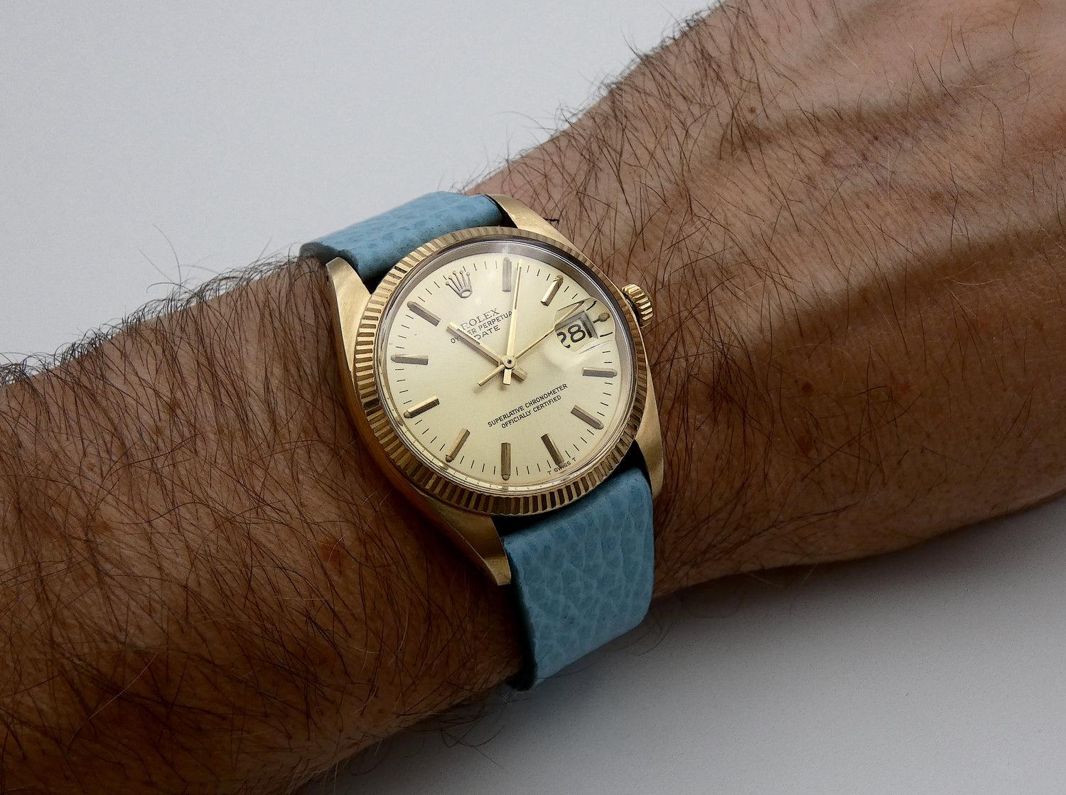 Sold Oyster Perpetual Date Full Gold 1979 Mint