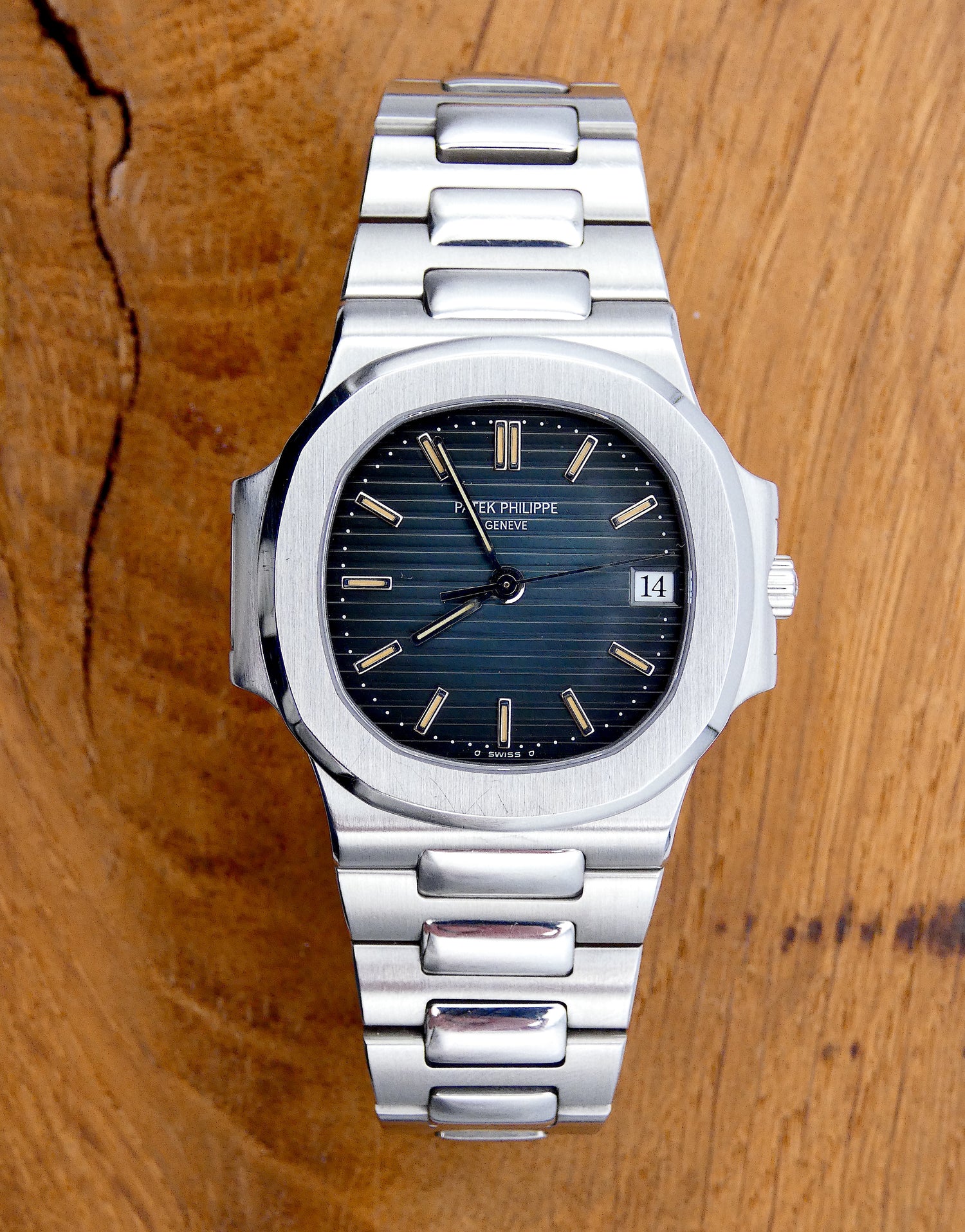 SOLD Patek Philippe Nautilus 3800 / Amazing patina and dial / serviced / unpolished / collectors set