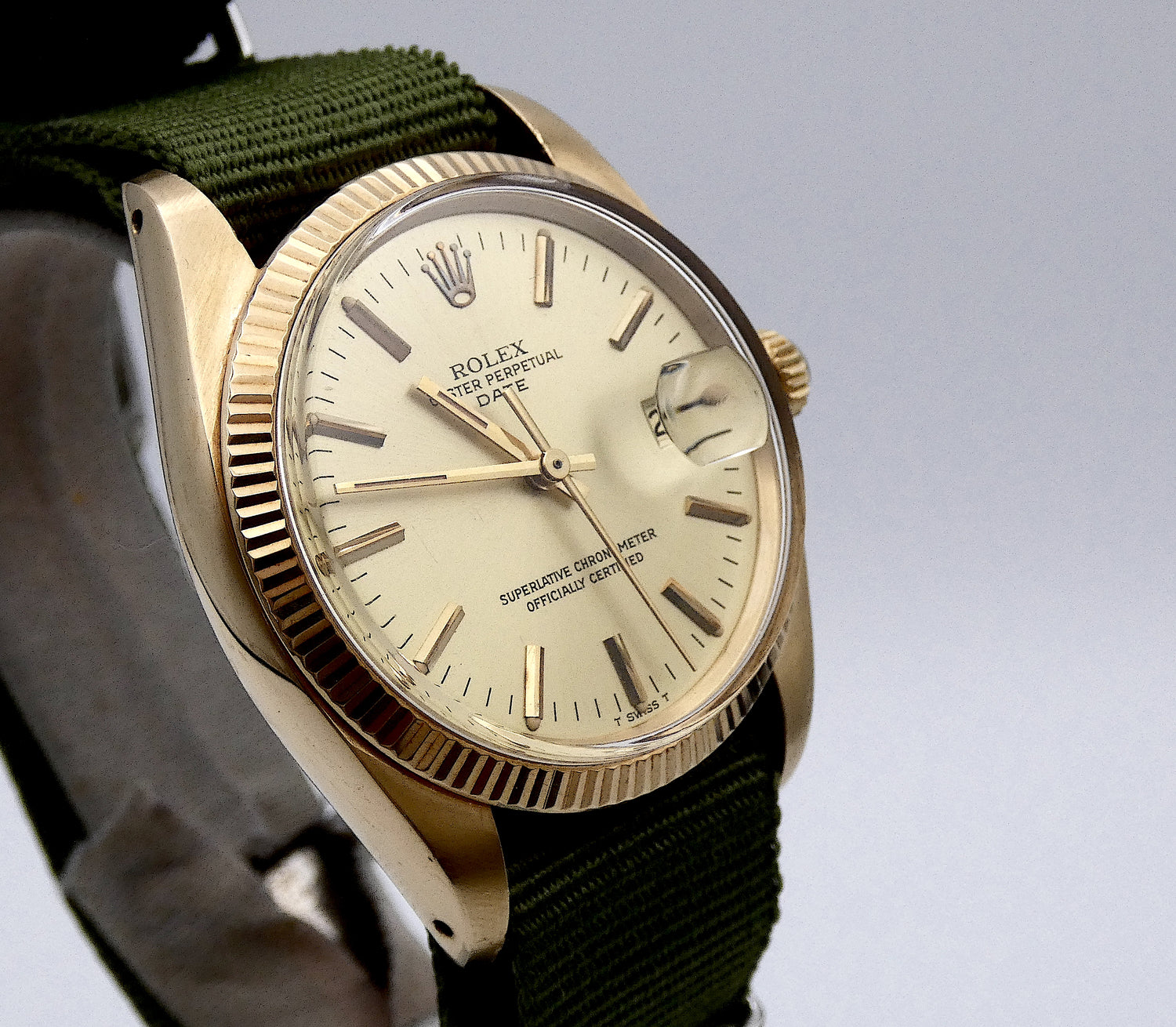 Sold Oyster Perpetual Date Full Gold 1979 Mint