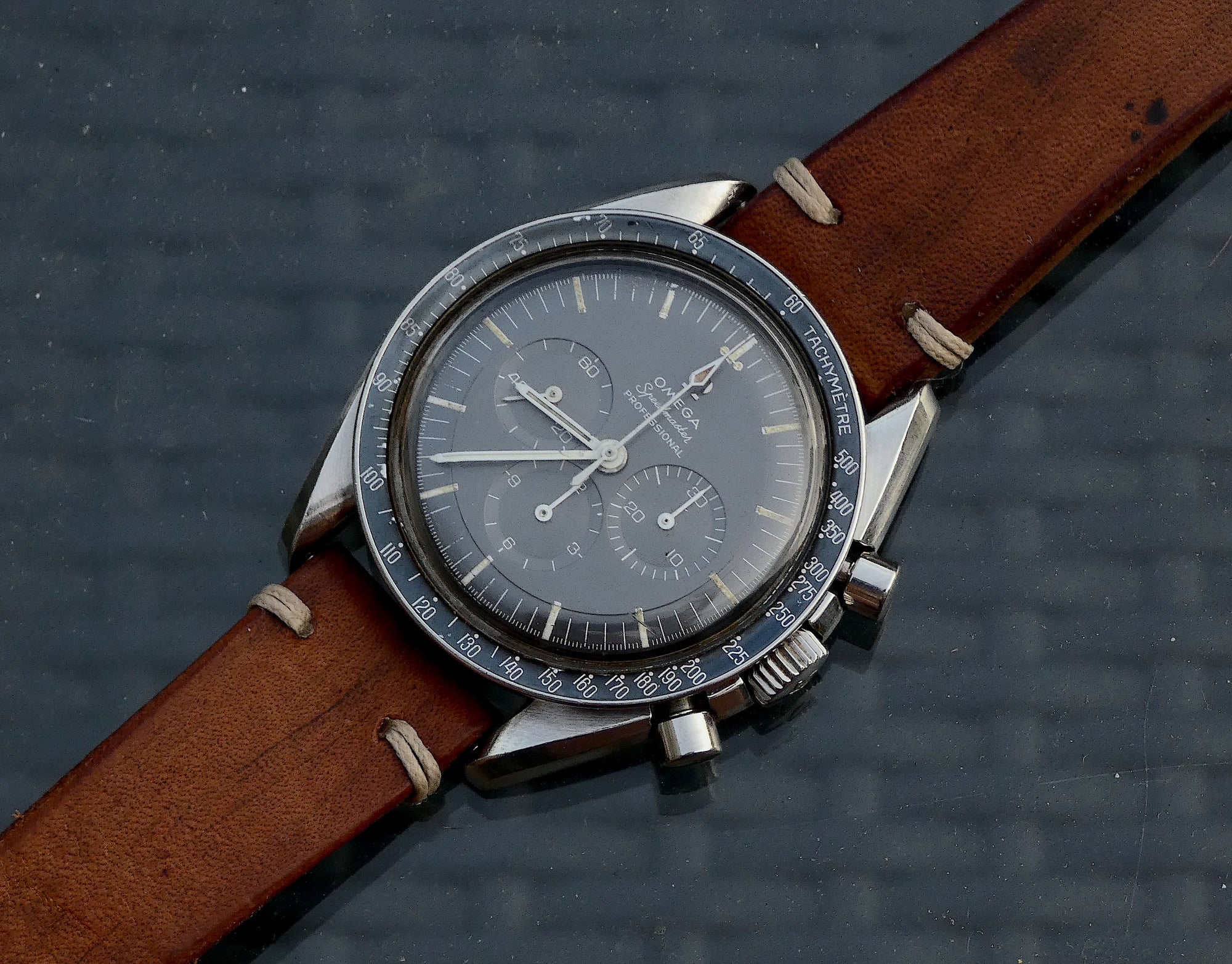 SOLD  Speedmaster 145.012-67SP DON / Rare blue bezel / Grey faded dial