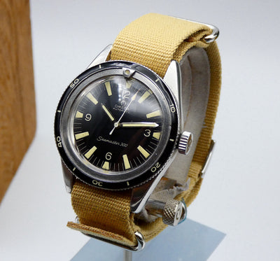 Omega Seamaster 300 1967 bakelite bezel en all original