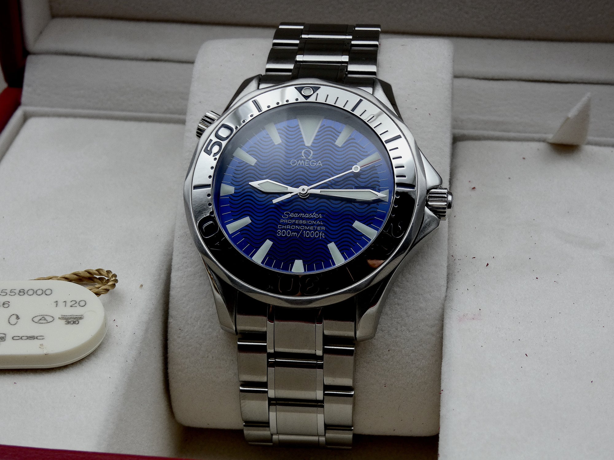 SOLD 2255.80.00 Omega Seamaster 300M full set MINT / electric blue