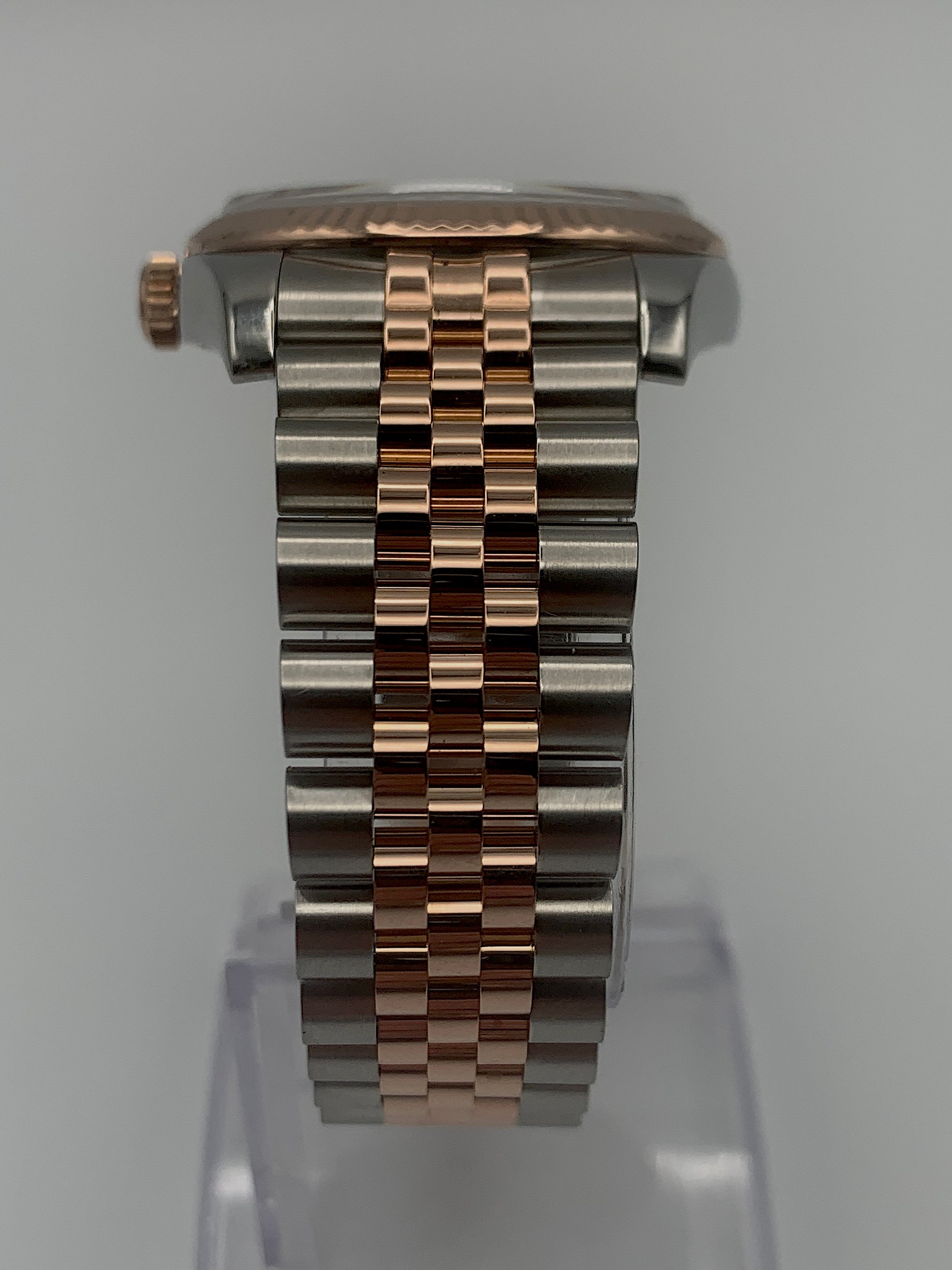 SOLD Rolex Datejust 36 Rolesor Everose Fluted / Jubilee / Black Roman - 116231