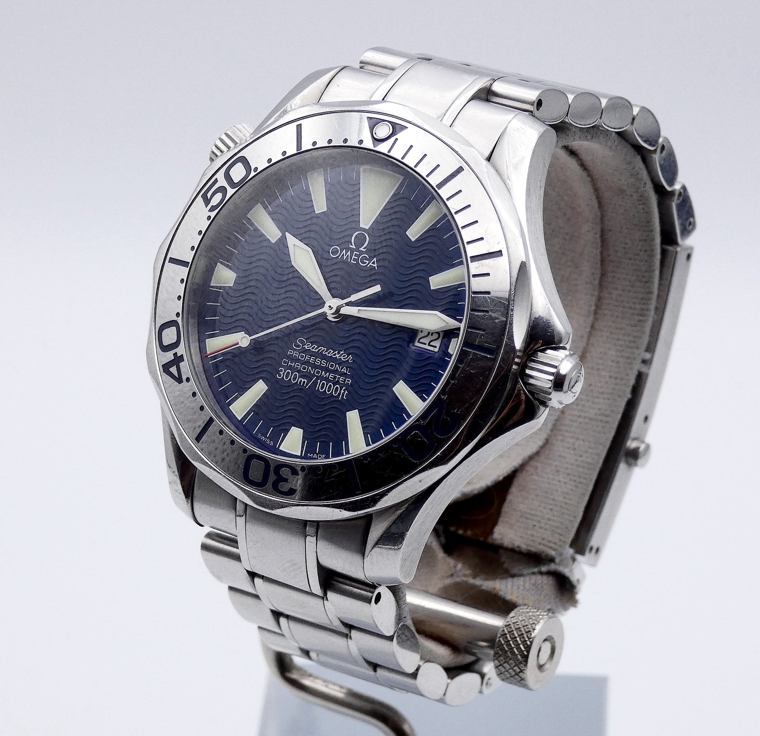 SOLD Omega Professional 300m Seamaster / Electric Blue